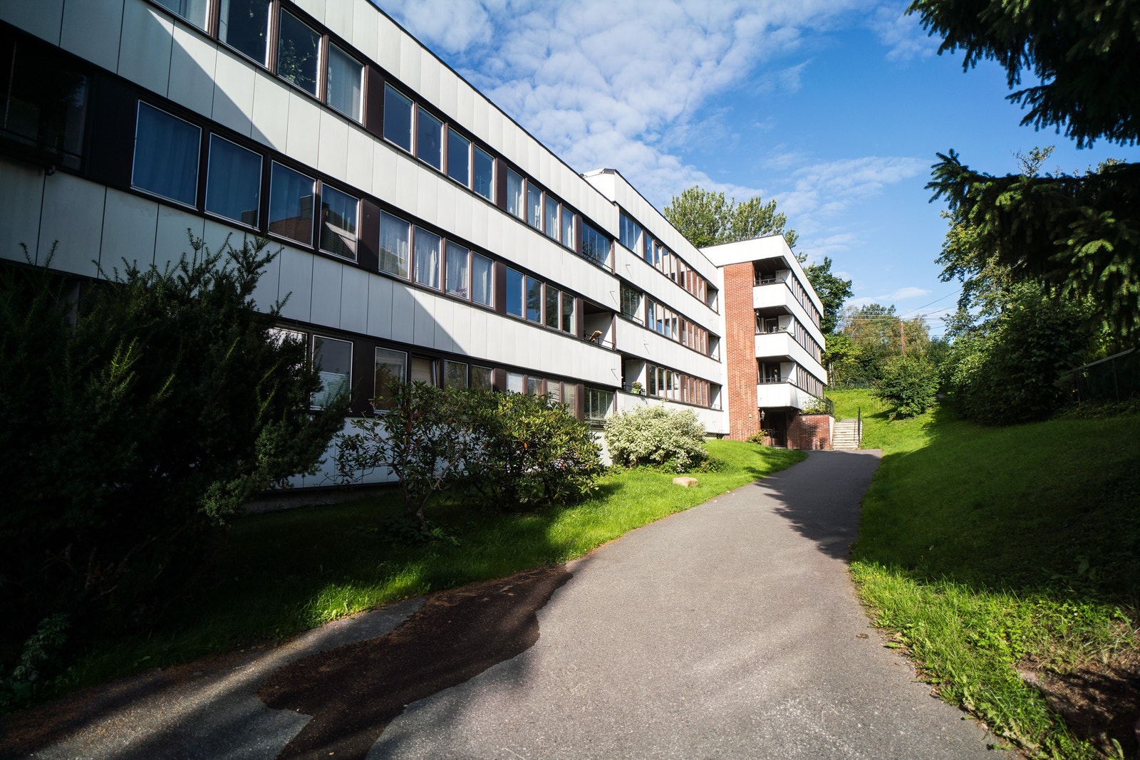 inngang (man kan gå inn fra A eller B, det er det samme) Galleribilde