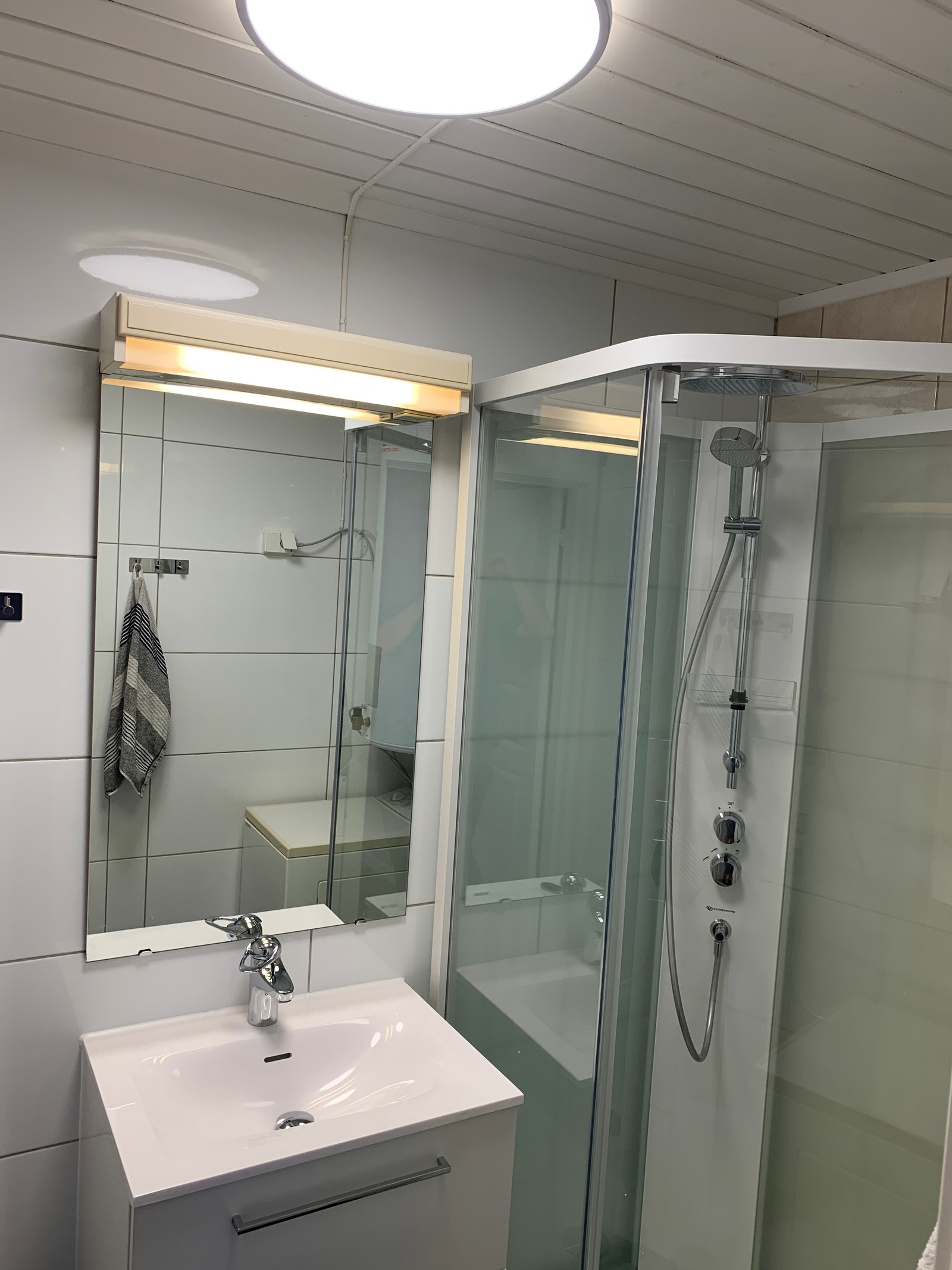 Nytt dusjkabinett (Porsgrund Showerama 10-5) Galleribilde