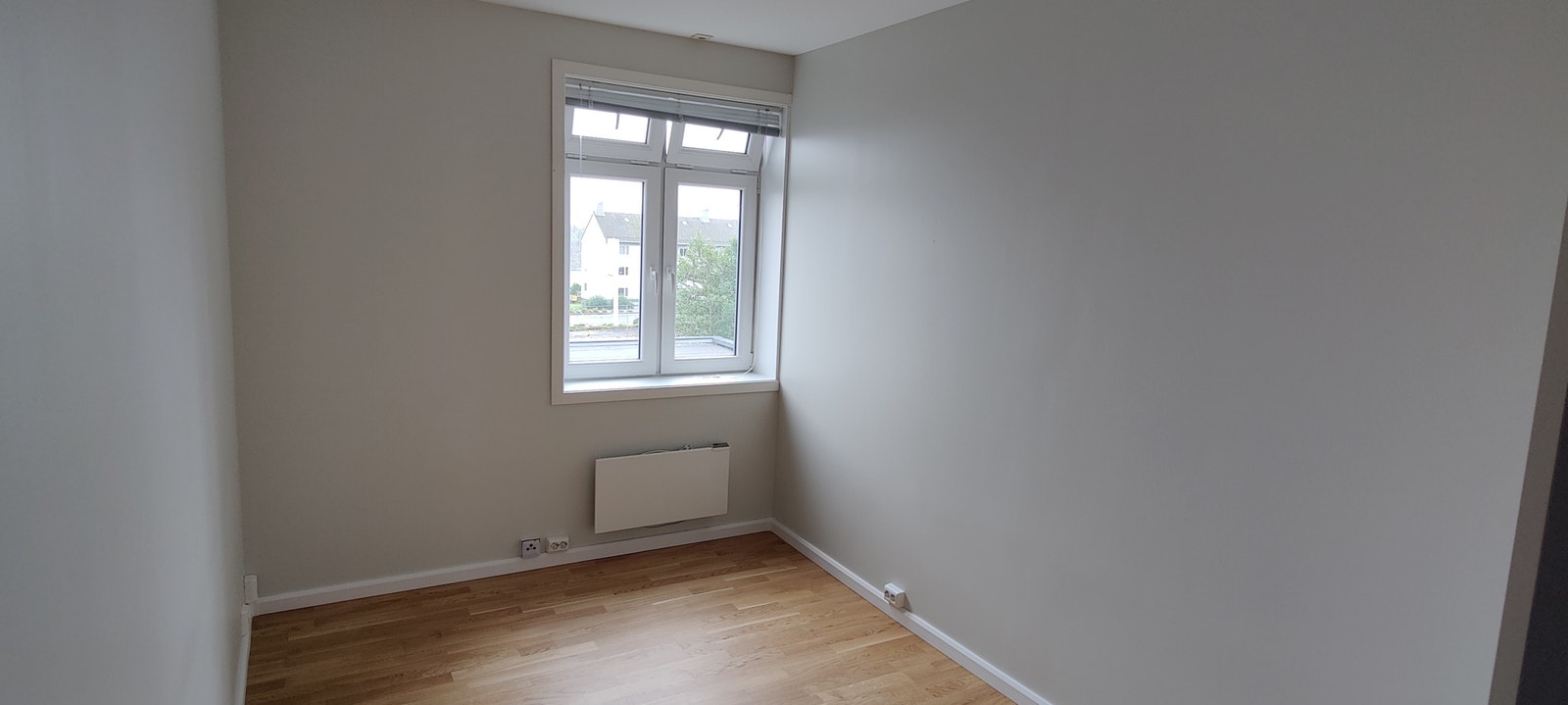 Soverom 2 er litt mindre, og ligger på sørsiden. Galleribilde