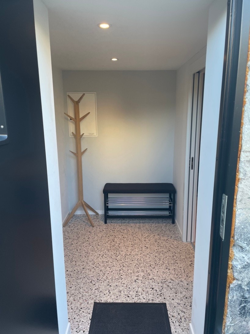 Inngangspartiet. Gang med moderne terrazzo-fliser Galleribilde
