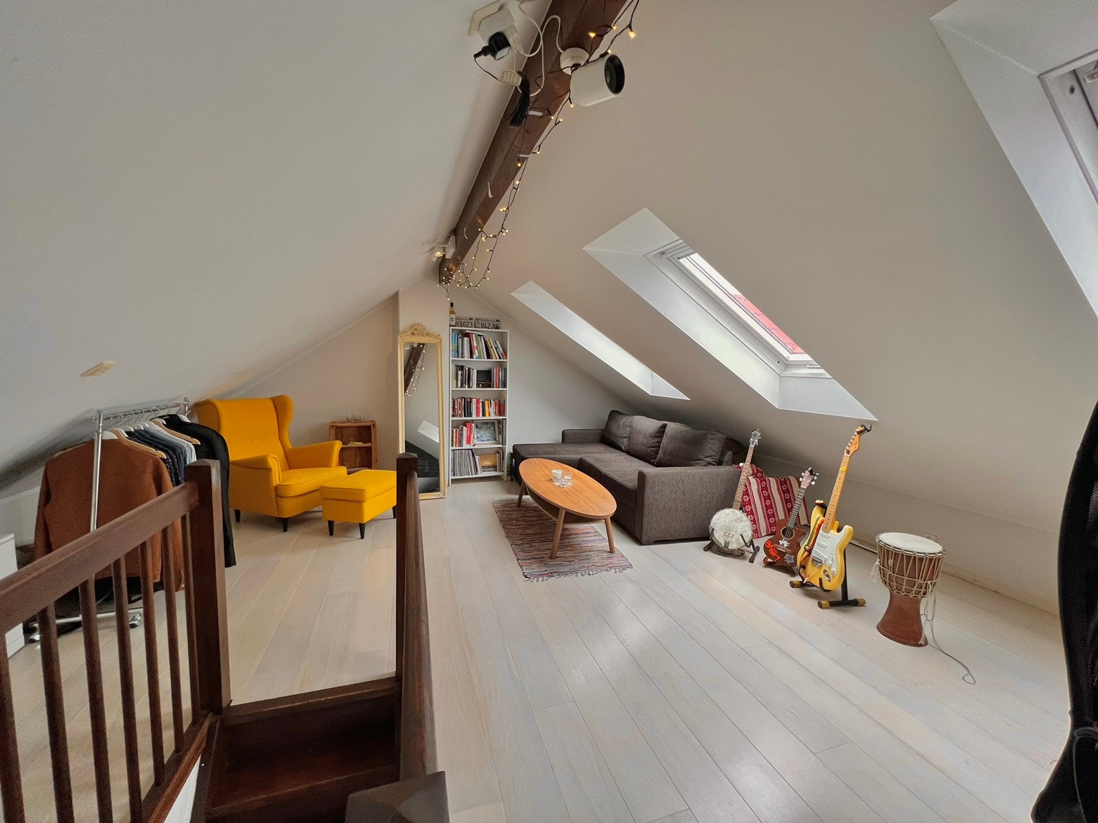 Øverste etasje som kan brukes som soverom, kontor, stue e.l. etter behov Galleribilde