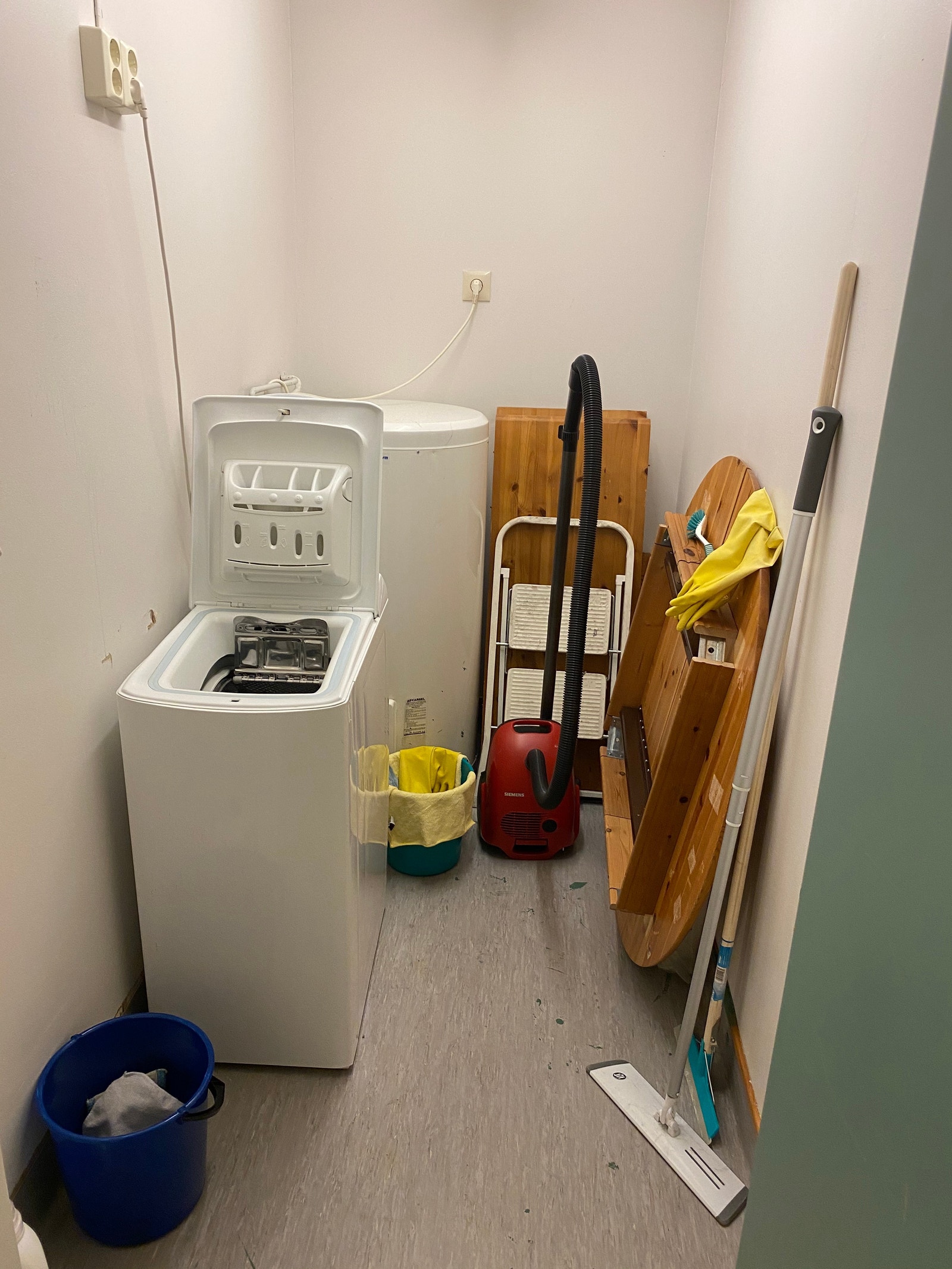 Vaskerom Galleribilde