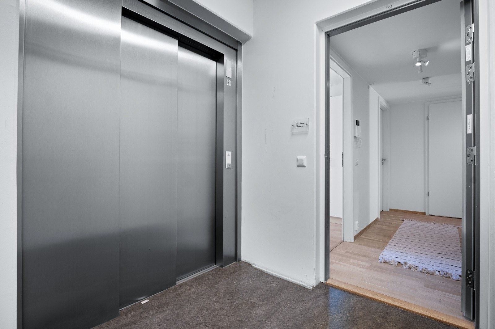 Heis fra felles garasje rett til leiligheten Galleribilde