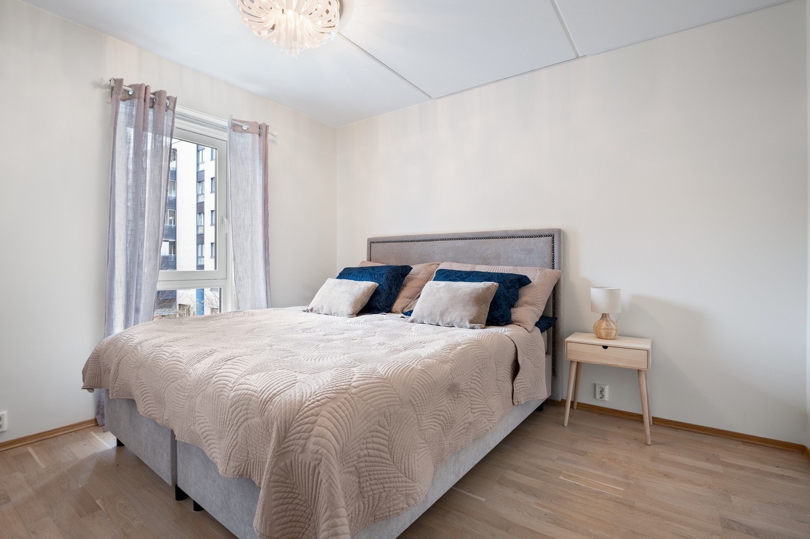 Stort soverom. Galleribilde