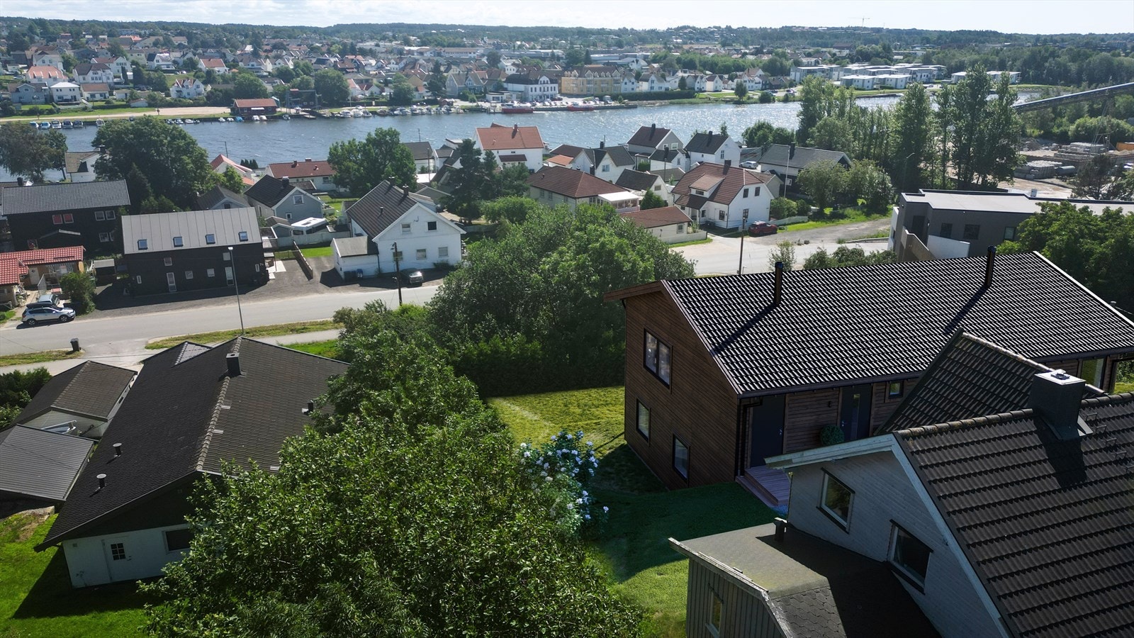 Dronebilde som viser utsikten. (Illustrasjon). Galleribilde