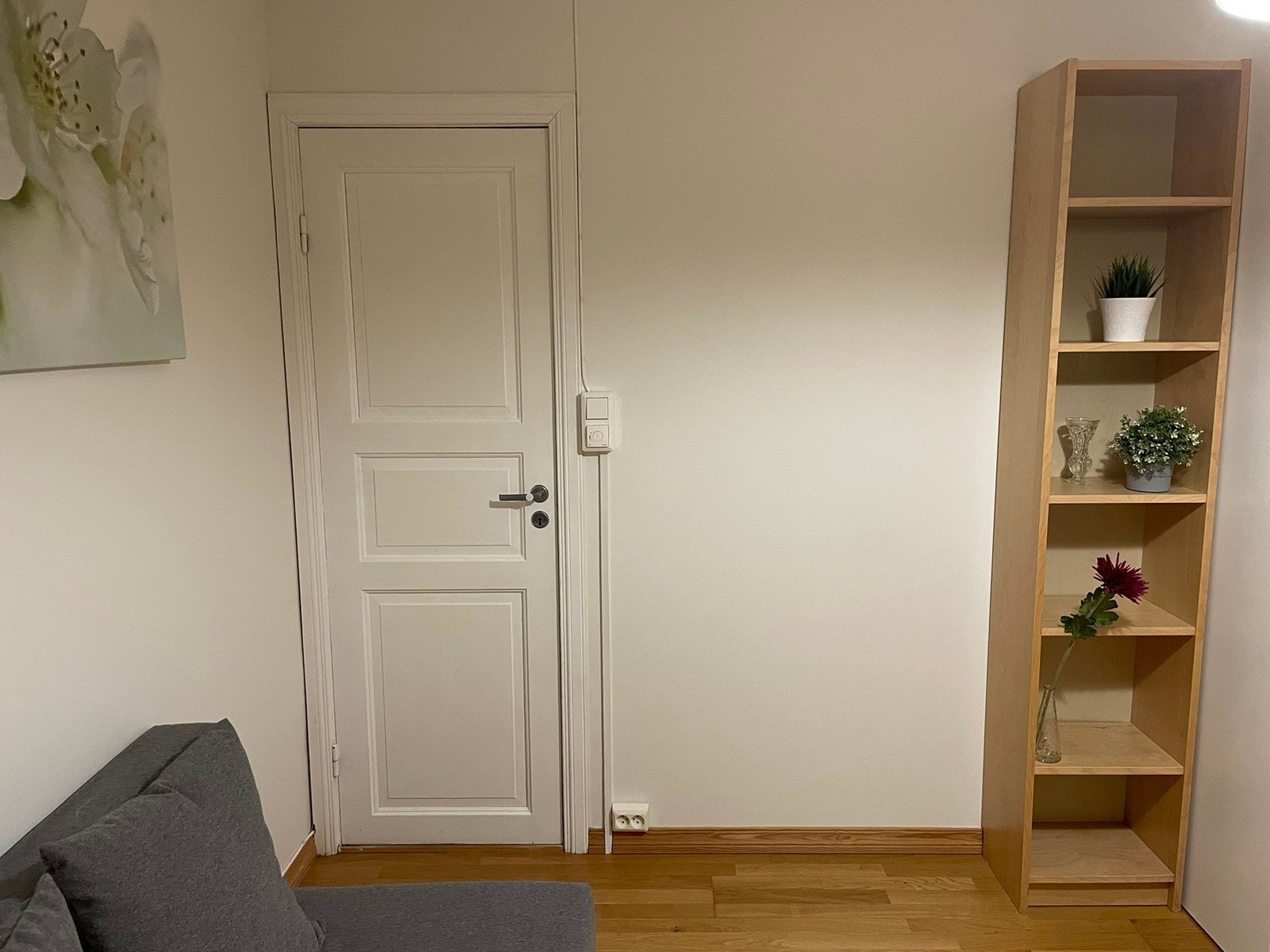 Del av lys og pen stue. Koselig. Galleribilde