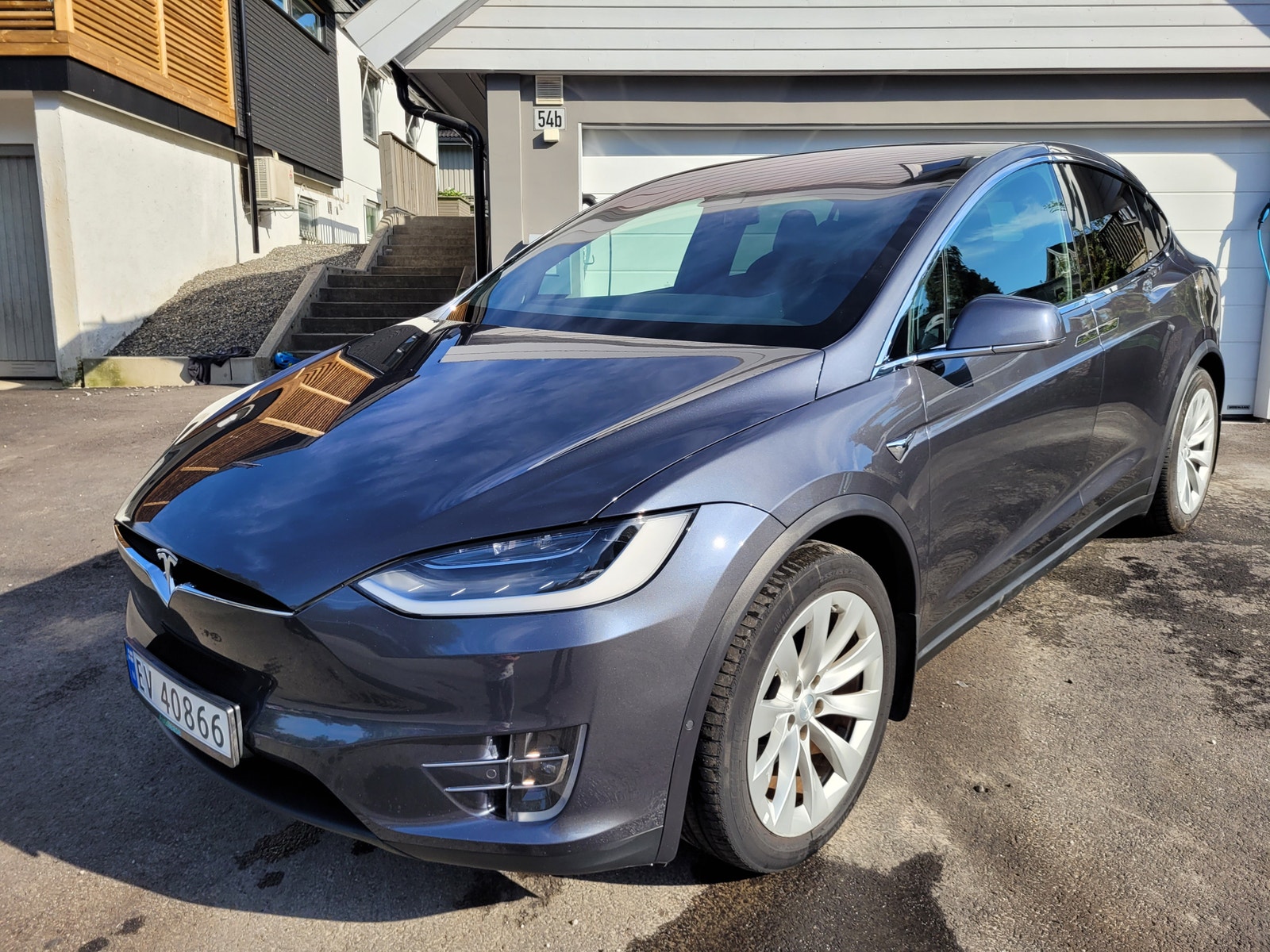 Tesla Model X 3