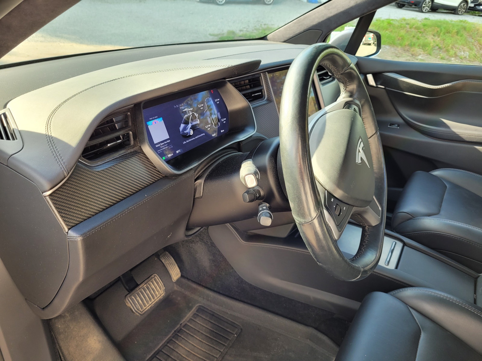 Tesla Model X 8
