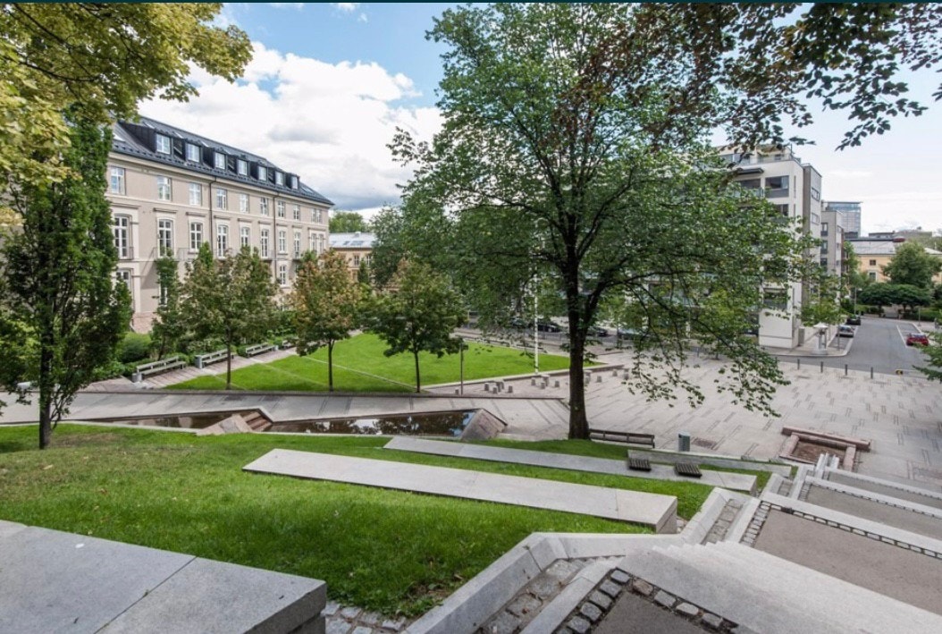 rolig uteområde ved Pilestredet Park Galleribilde