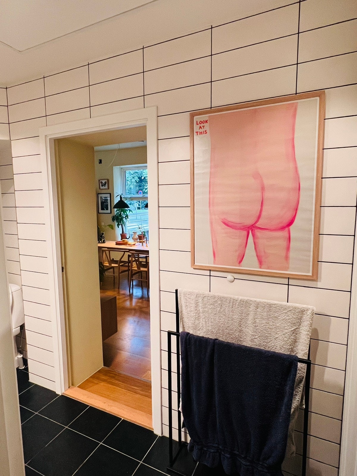 Bod med vaskemaskin på bad. (Vises ikke på bilde) Galleribilde