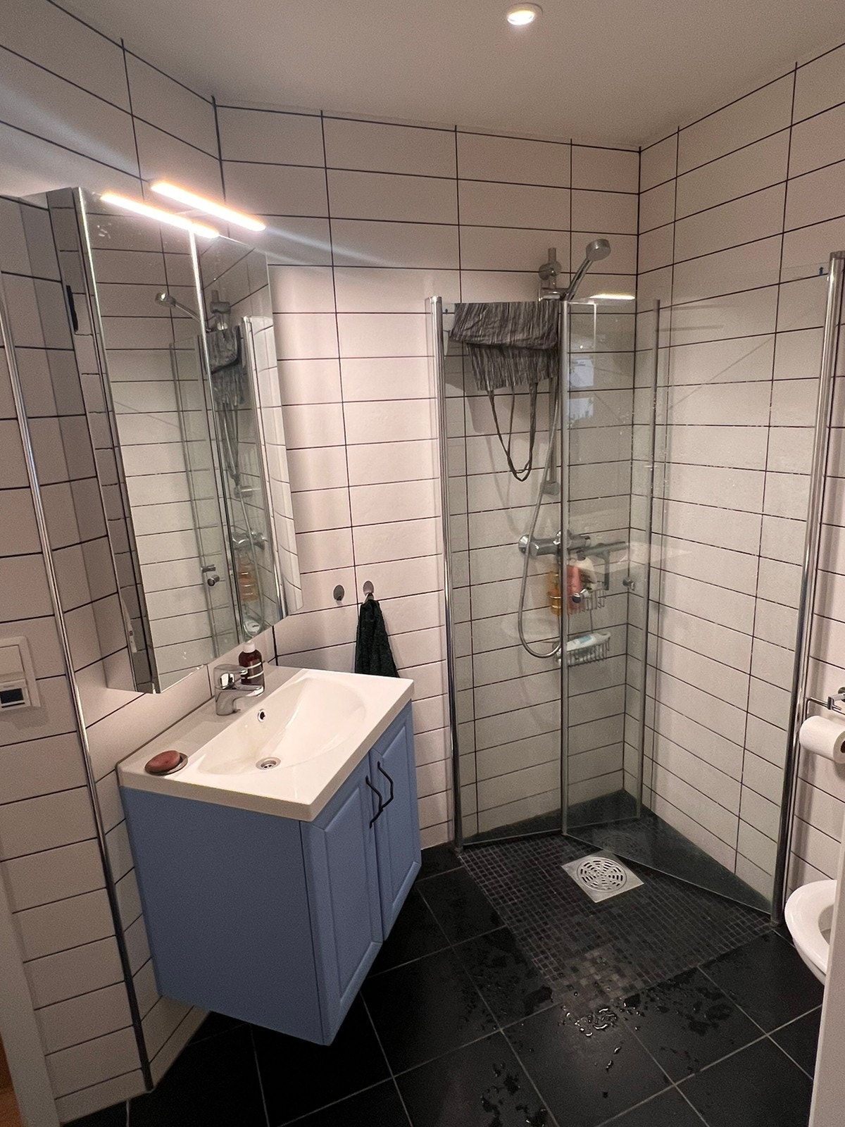 Flislagt bad, og godt vanntrykk. Galleribilde
