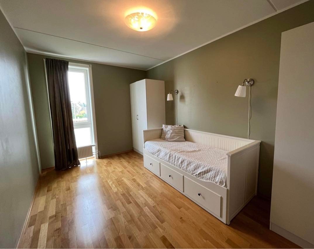 Soverom med god plass Galleribilde