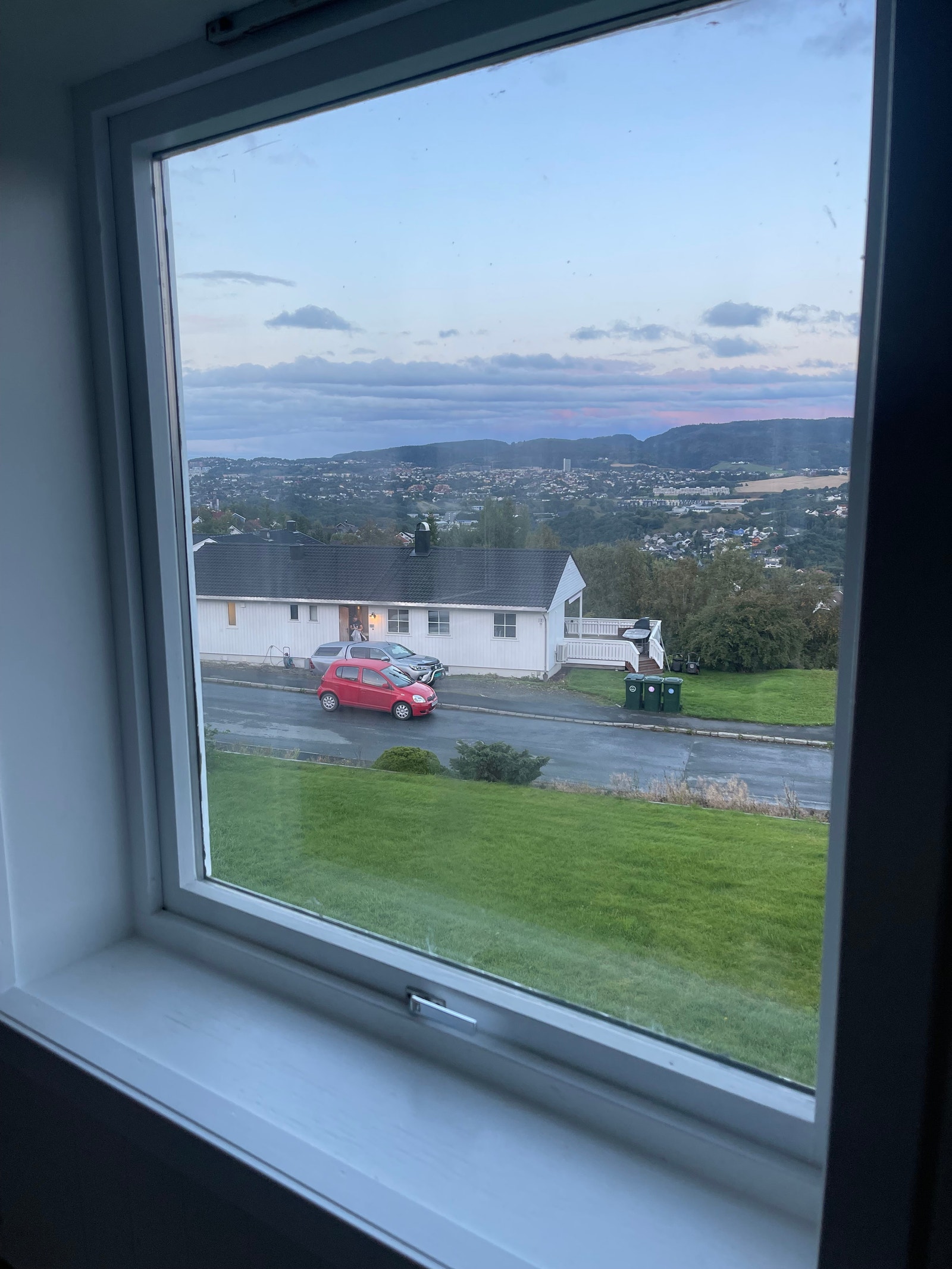 Utsikt fra vindu (stue) Galleribilde