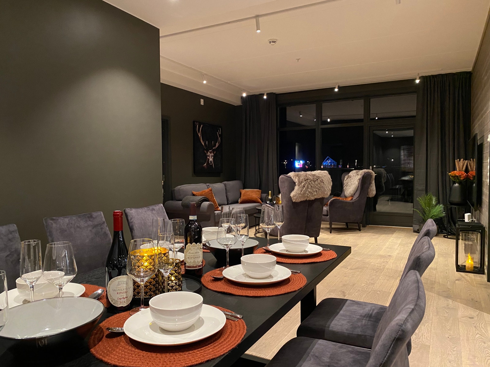 Kjøkken/ stue kveld Galleribilde