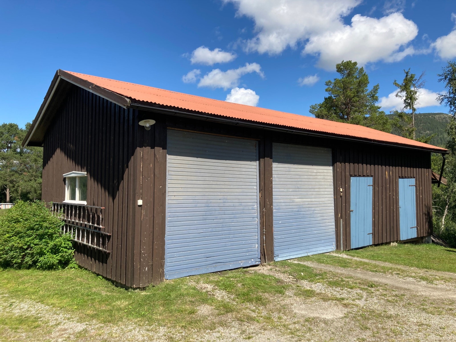 Garasje på tun Galleribilde