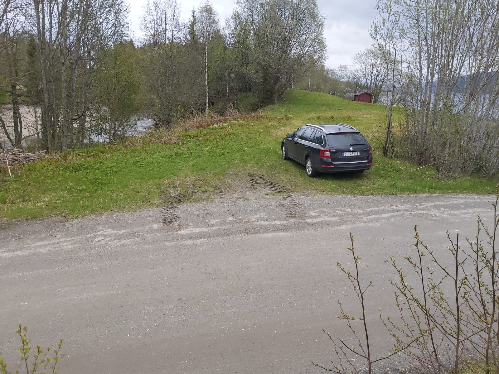 God plass til parkering Galleribilde