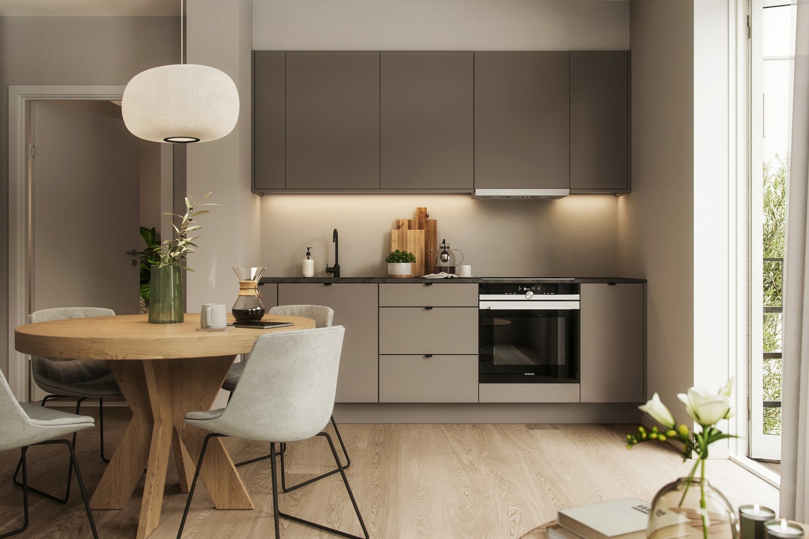 Velg mellom tre ulike interiørstiler inspirert av nærområdet (Leira, Losby og Løken) som inkluderer veggfarger, kjøkkenfronter og -håndtak, benkeplater og fliser på bad. Galleribilde