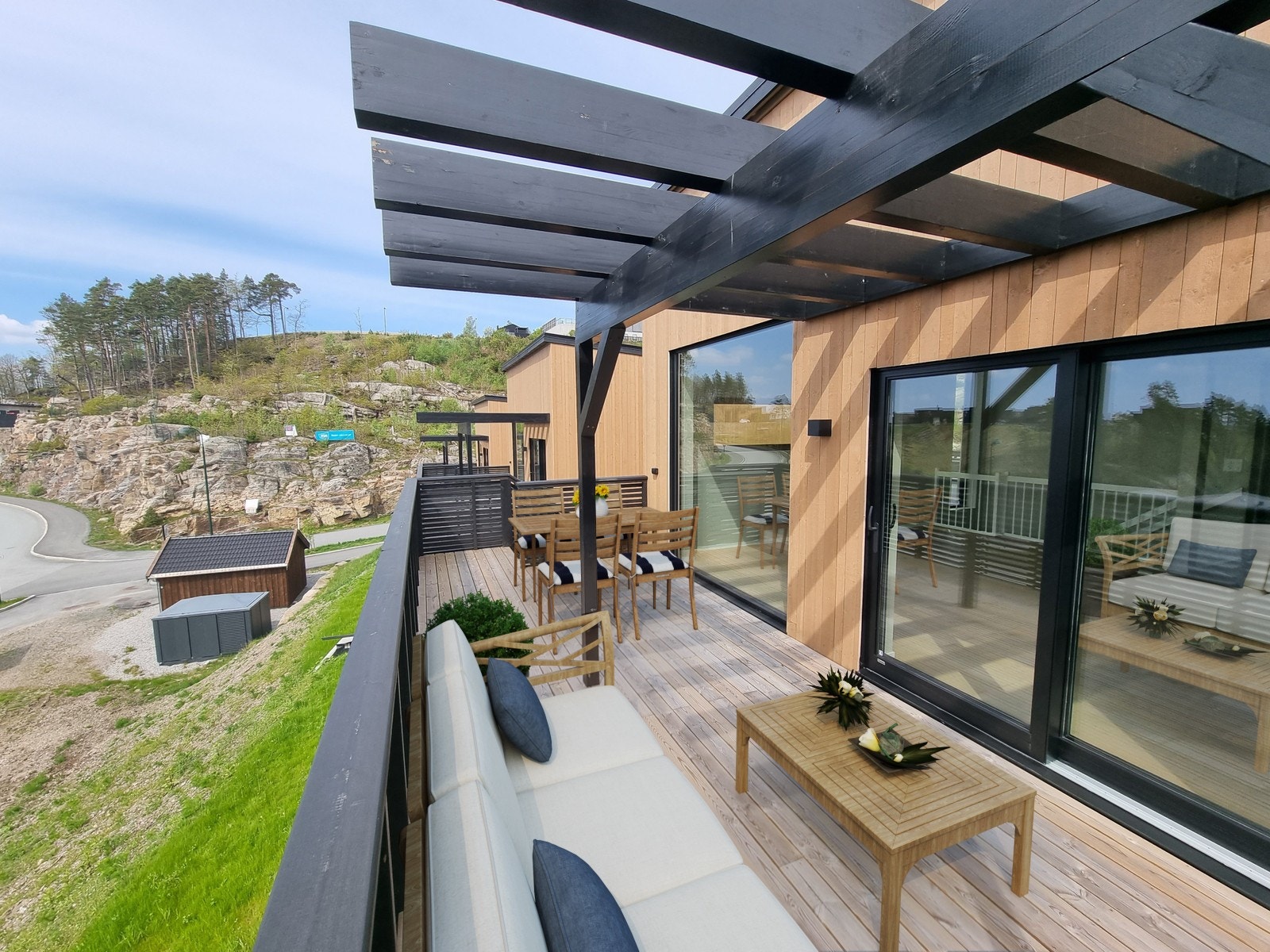 Deilig uteplass til å nyte solfylte dager. Galleribilde