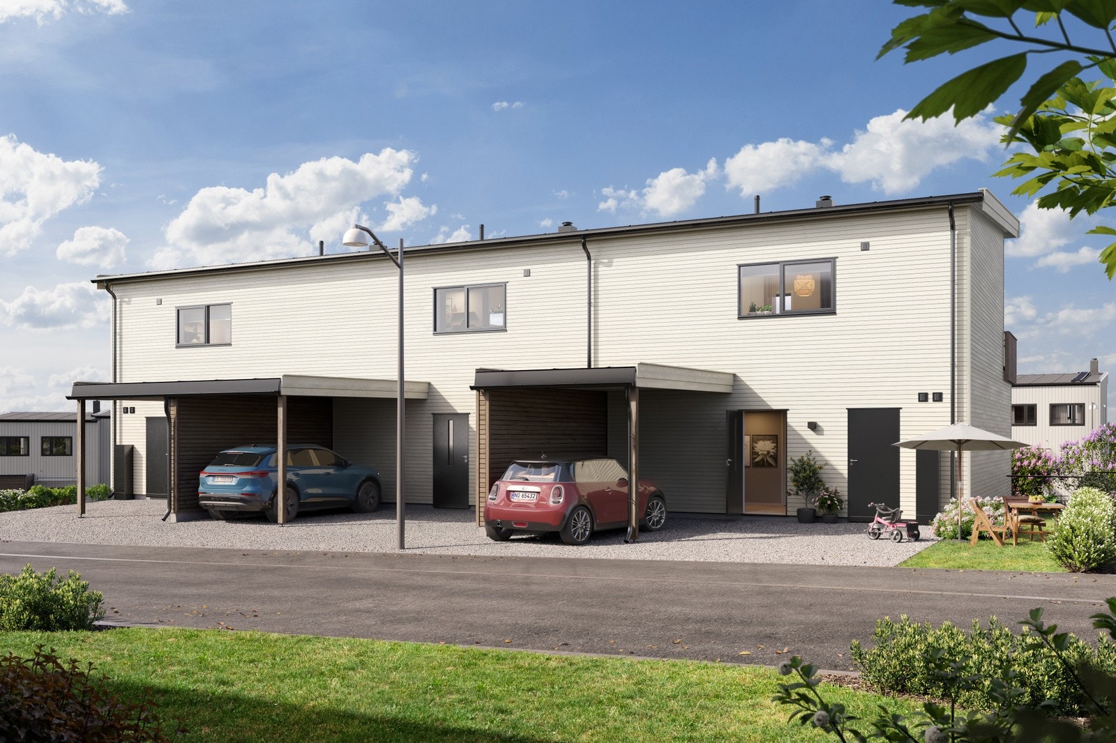 Fasade inngangsside. Gårdsrommet blir asfaltert. Galleribilde