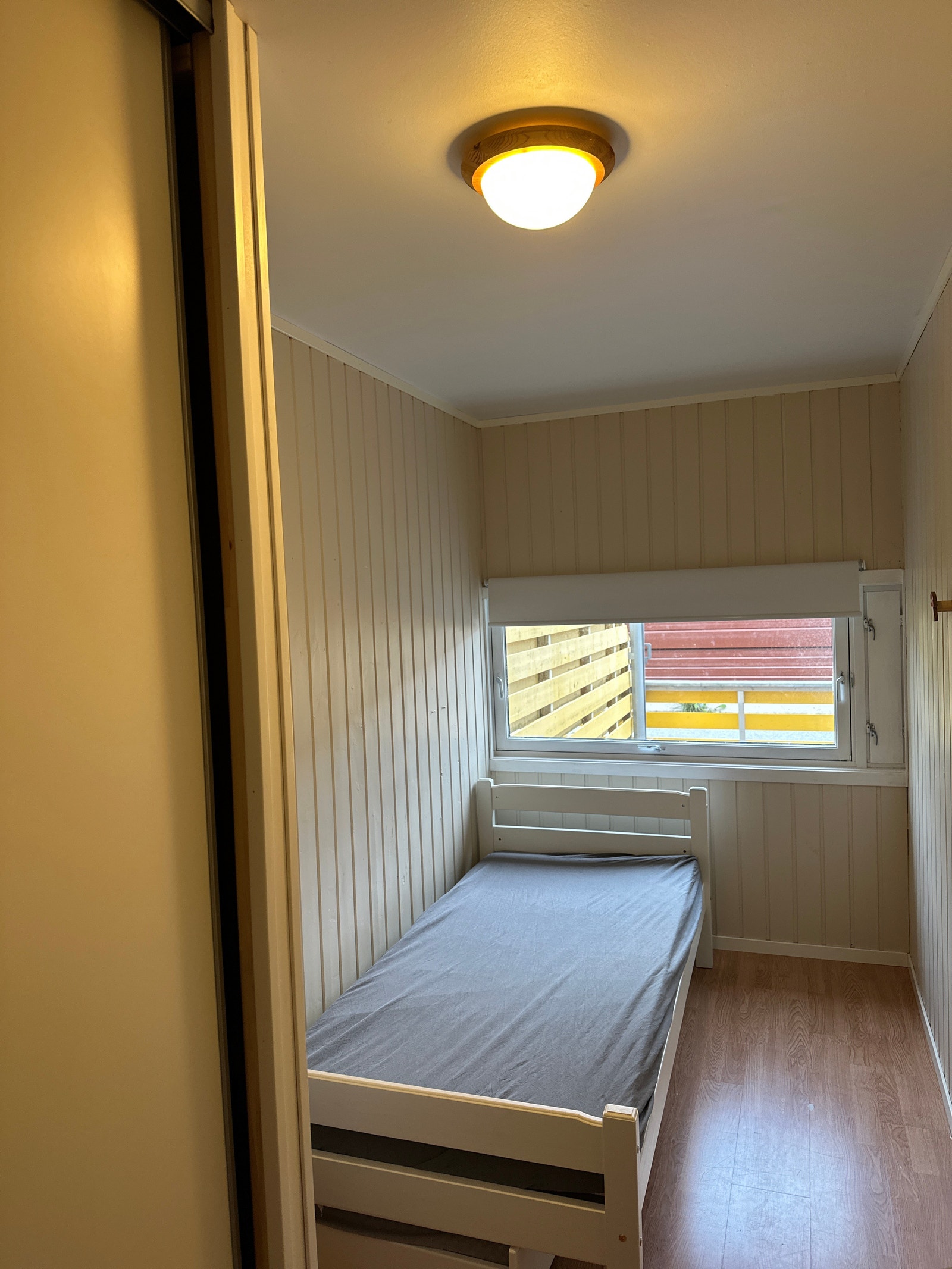 90 cm seng med uttrekkbar seng under Galleribilde