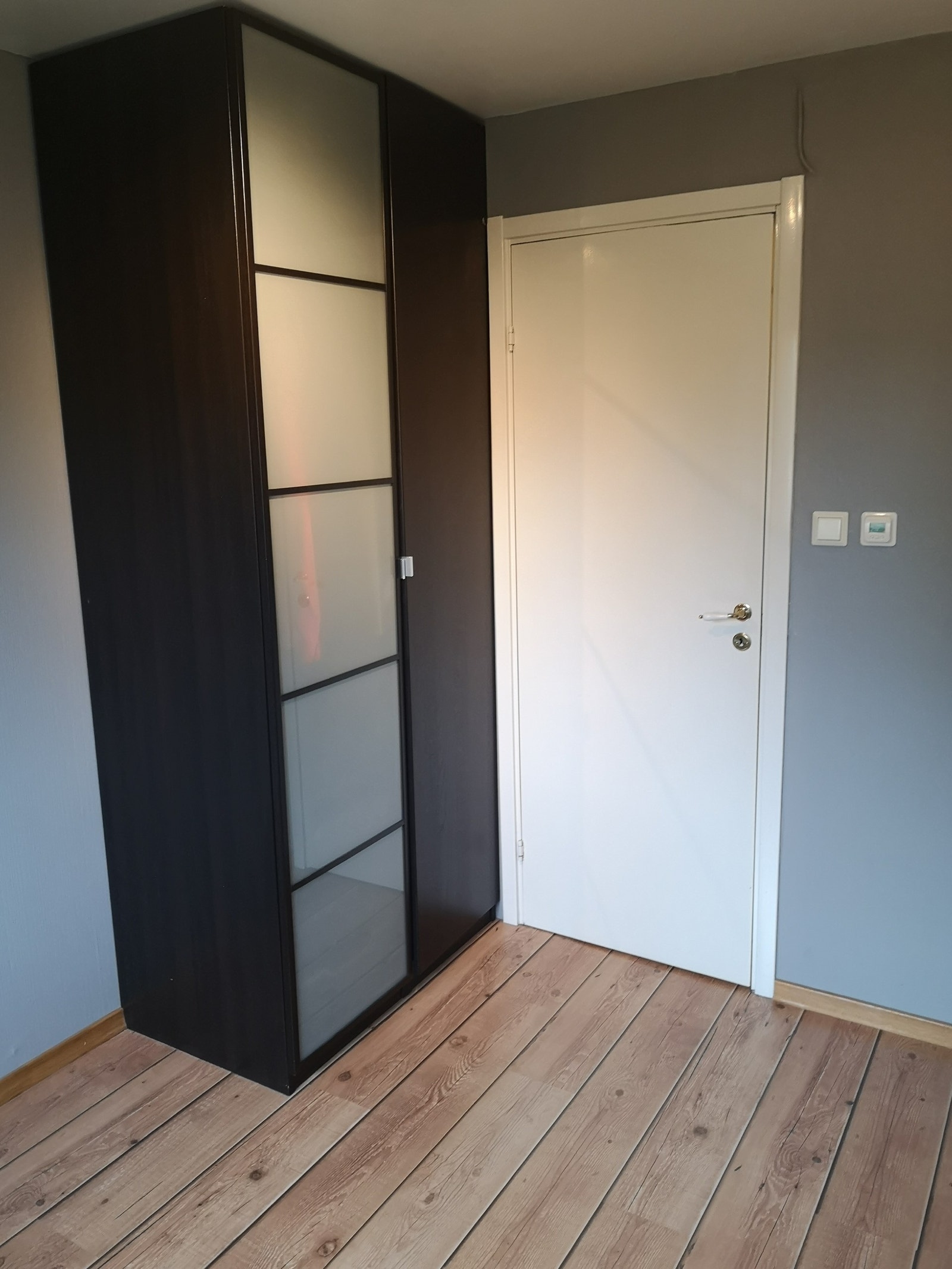 Soverom klesskap Galleribilde