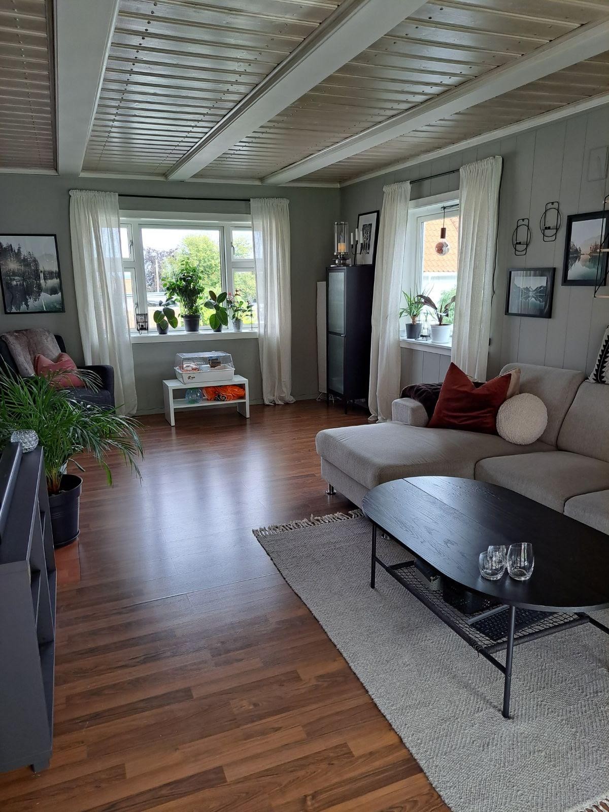 Stue mot gang Galleribilde