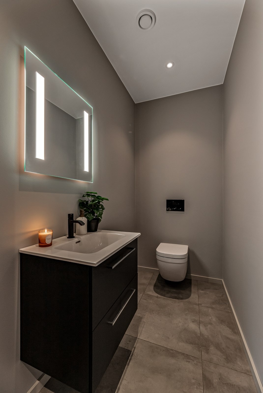 Praktisk toalett i 1. etasje. Galleribilde