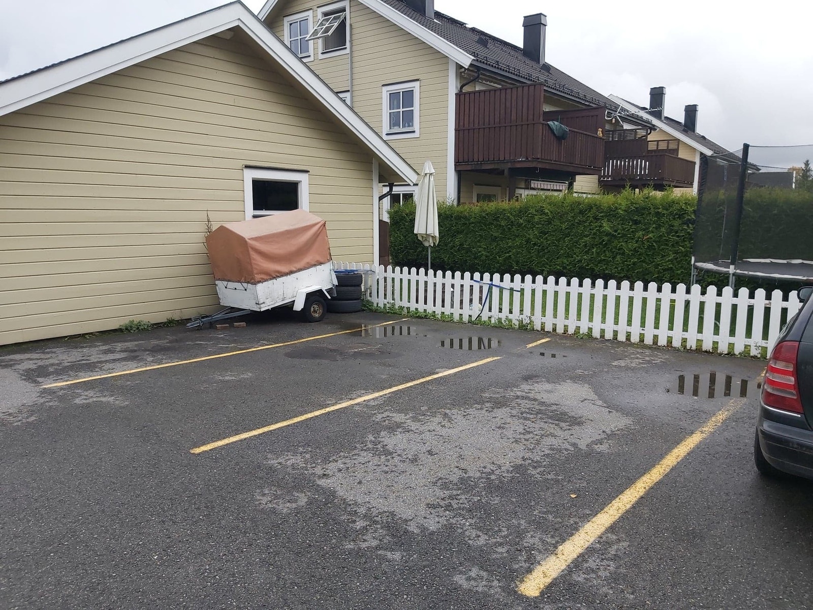 PARKERINGSPLASS 1.STK Galleribilde