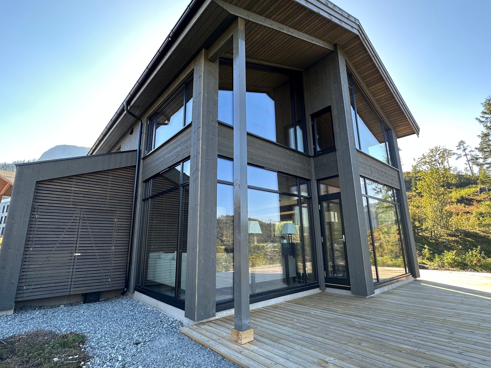 Hytta fra fremsiden Galleribilde