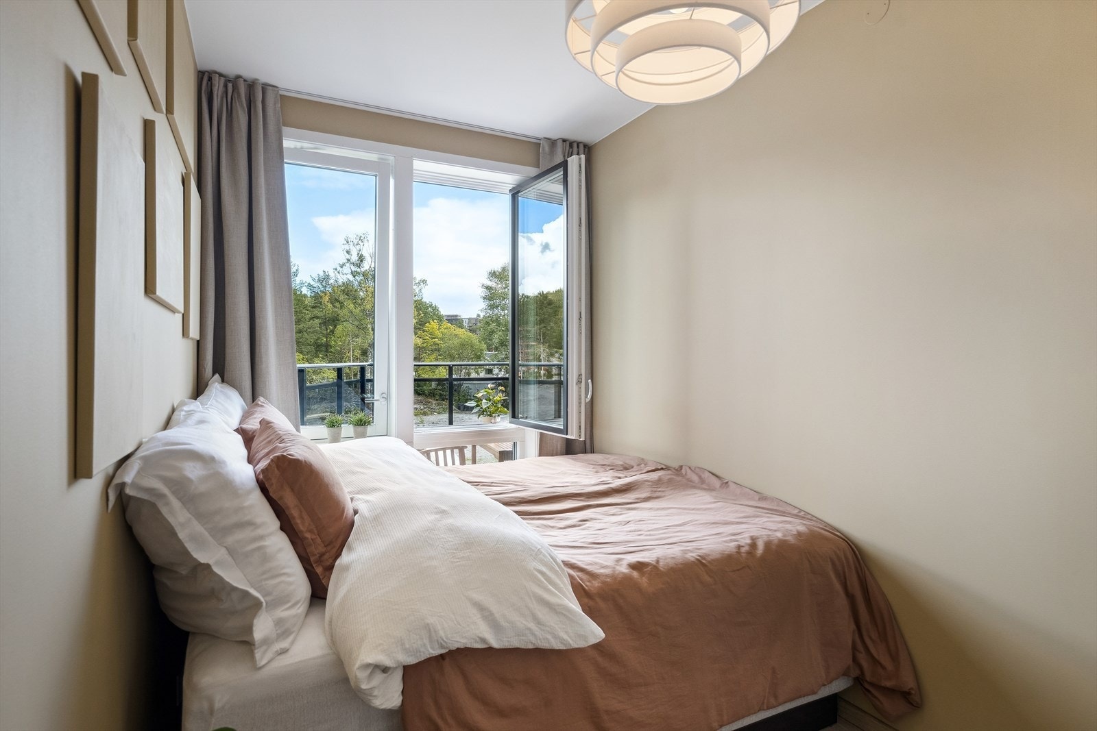 Soverom. Galleribilde