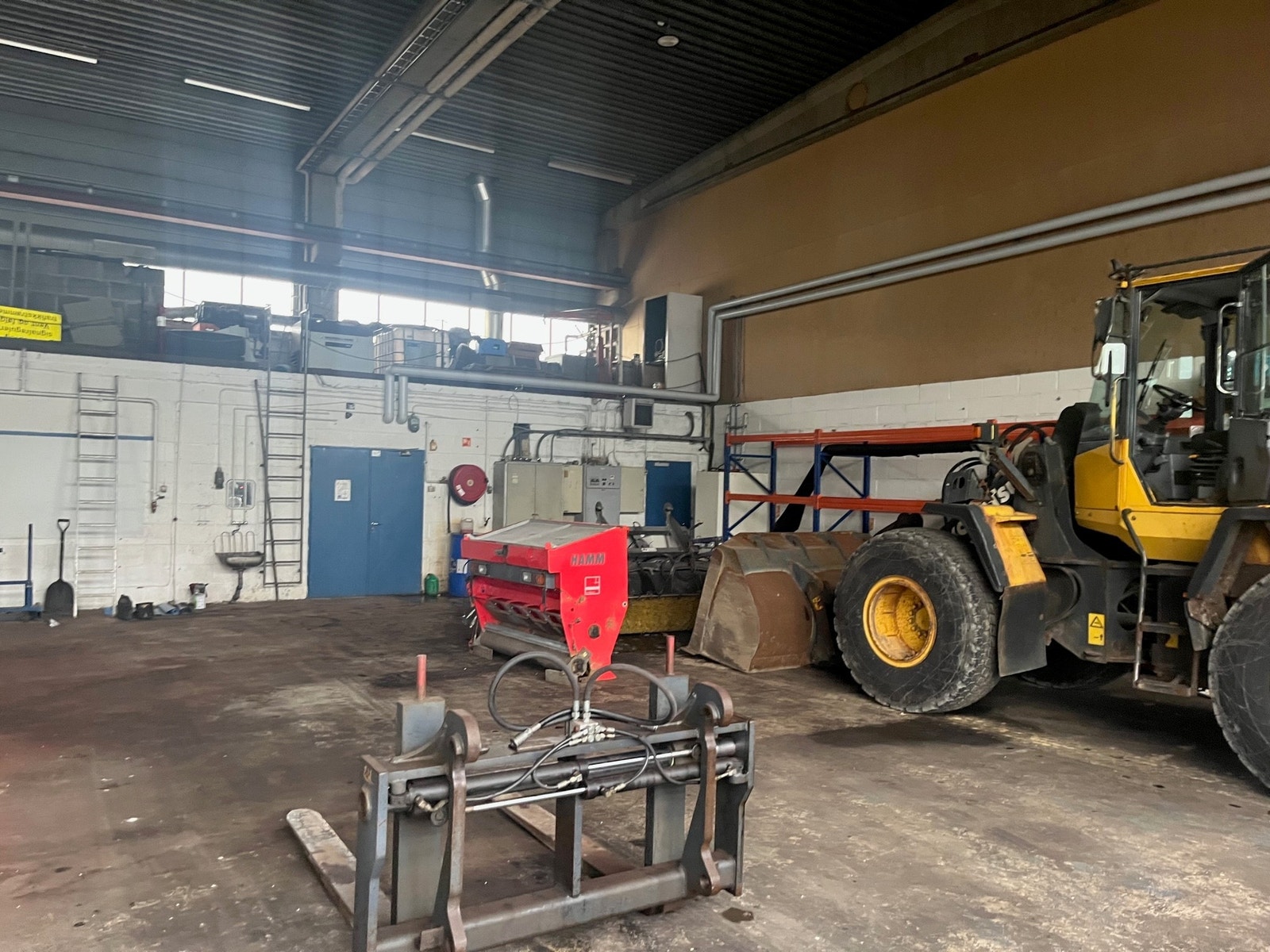 stor verksted hall Galleribilde