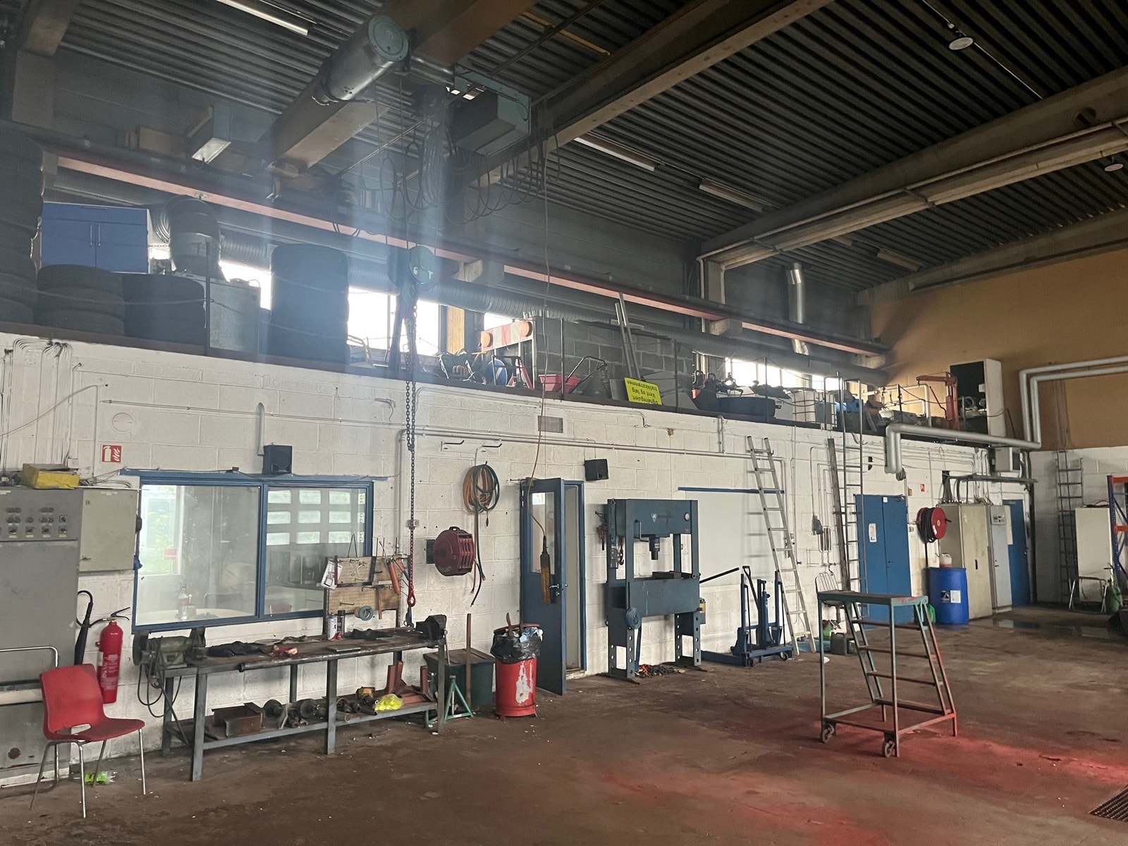 stor verksted hall Galleribilde