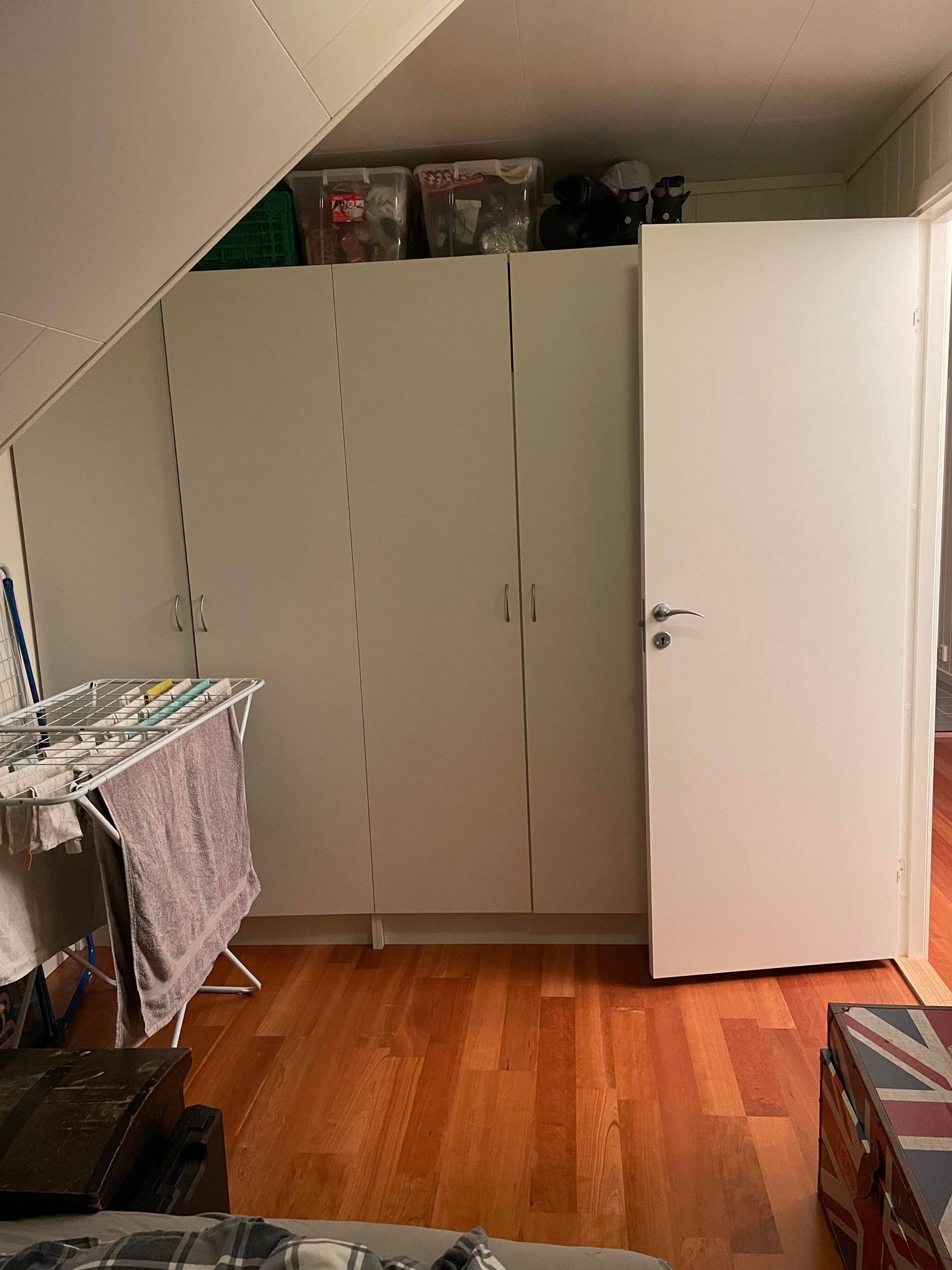 Soverom med doble skåp Galleribilde