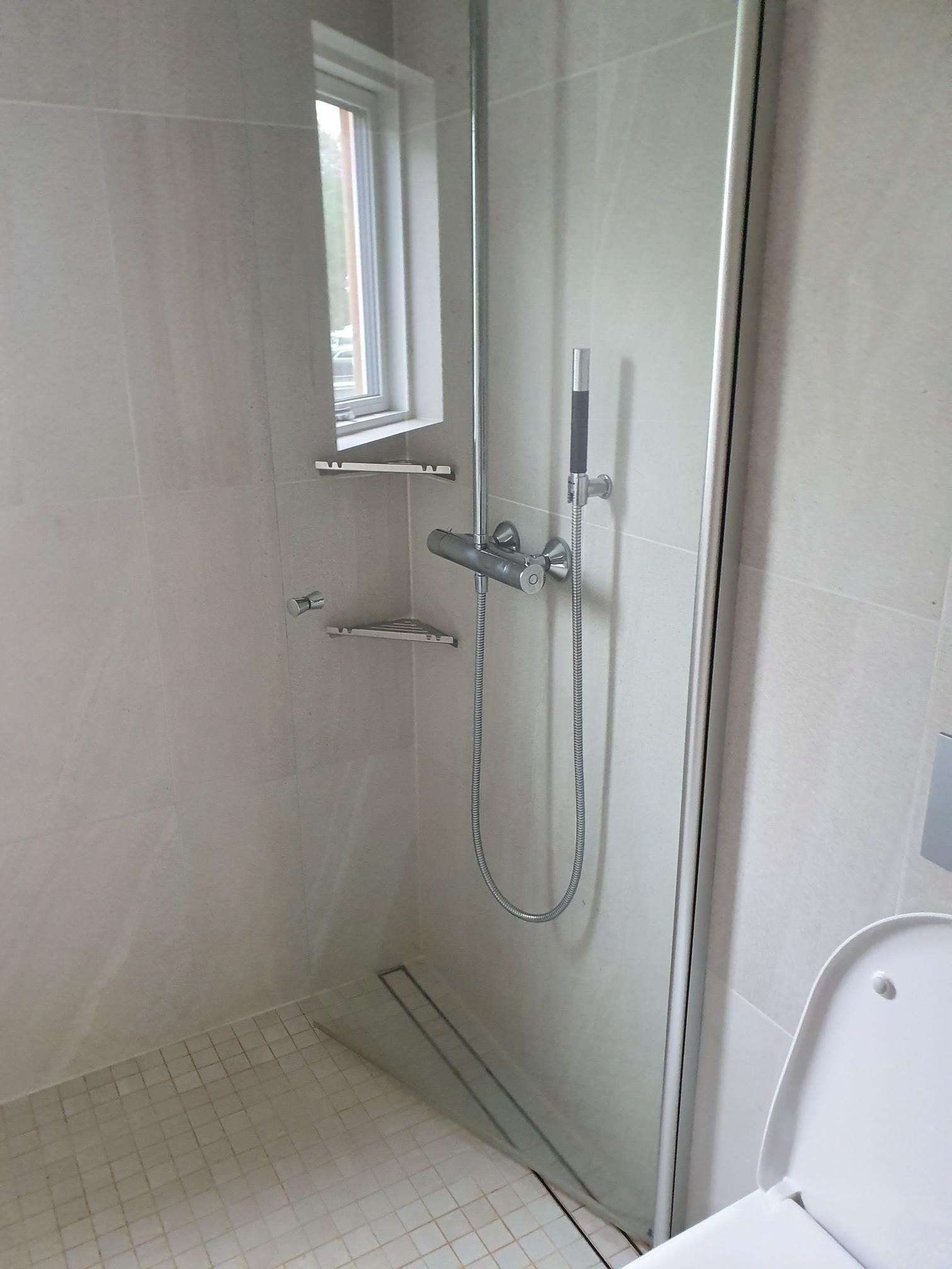 Bad 1 etasje Galleribilde