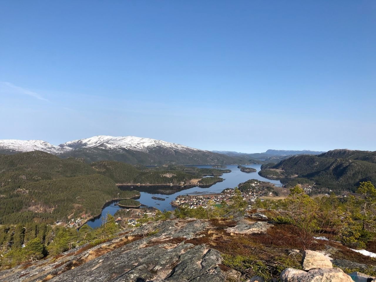 Omkranset av fjellene er turmålene mange, når du bor i Bangsund. Galleribilde