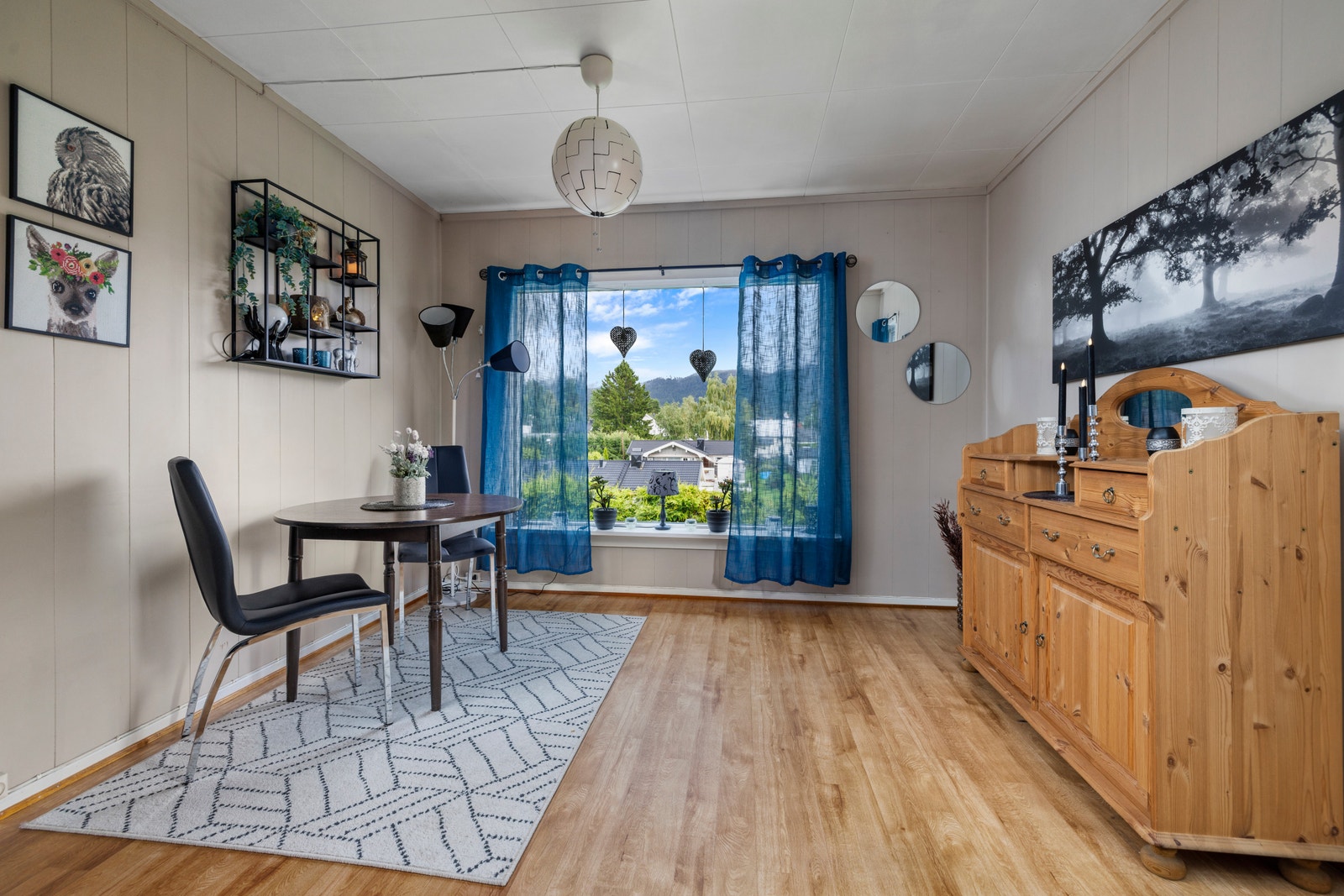God plass til spisestue. Galleribilde