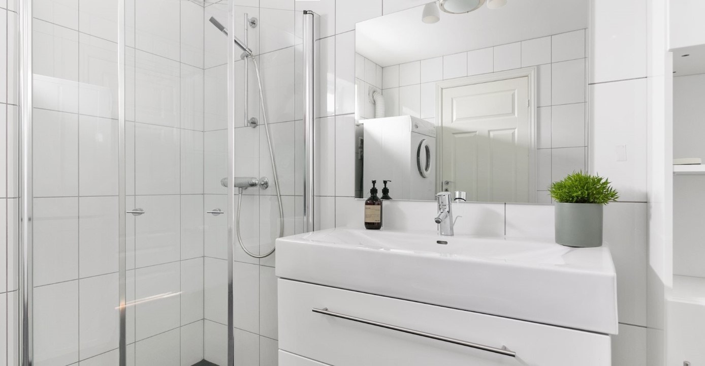 Bad. Vaskemaskin inkludert i leie Galleribilde