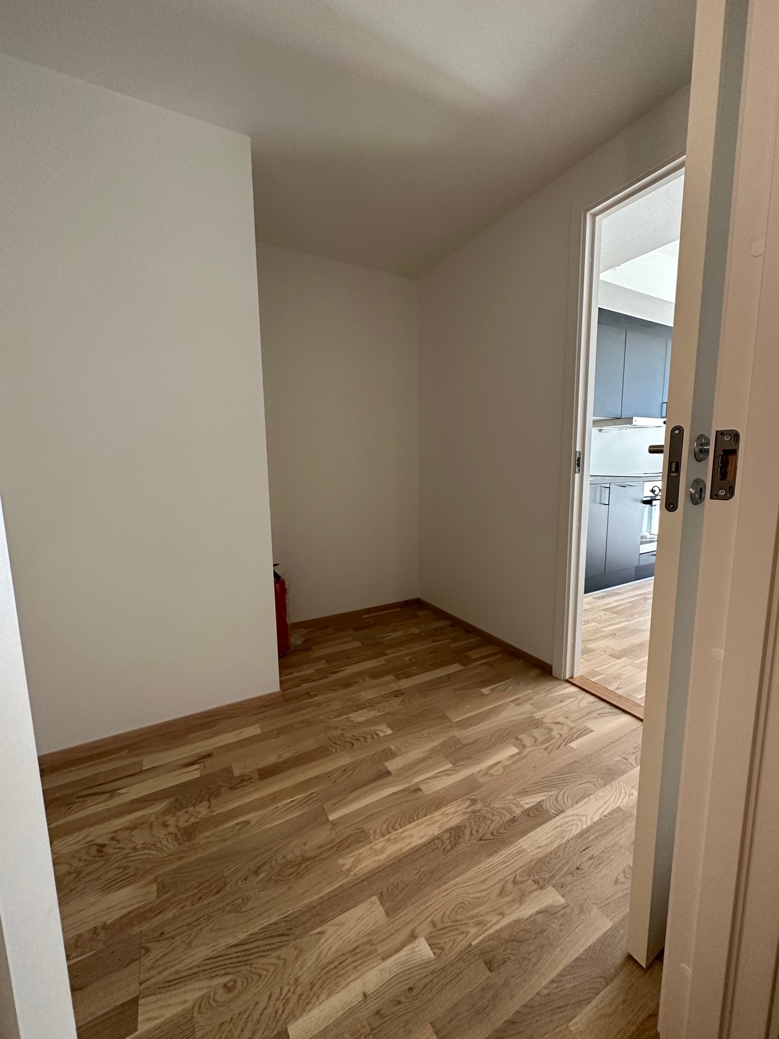 Det blir montert et skap her. Vil være i orden i løpet av korttid. Galleribilde