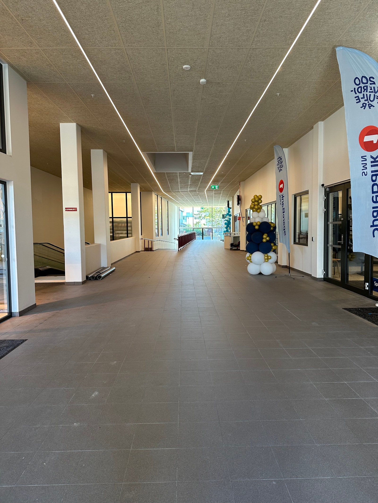 Tannlege og bank i samme bygg. Galleribilde