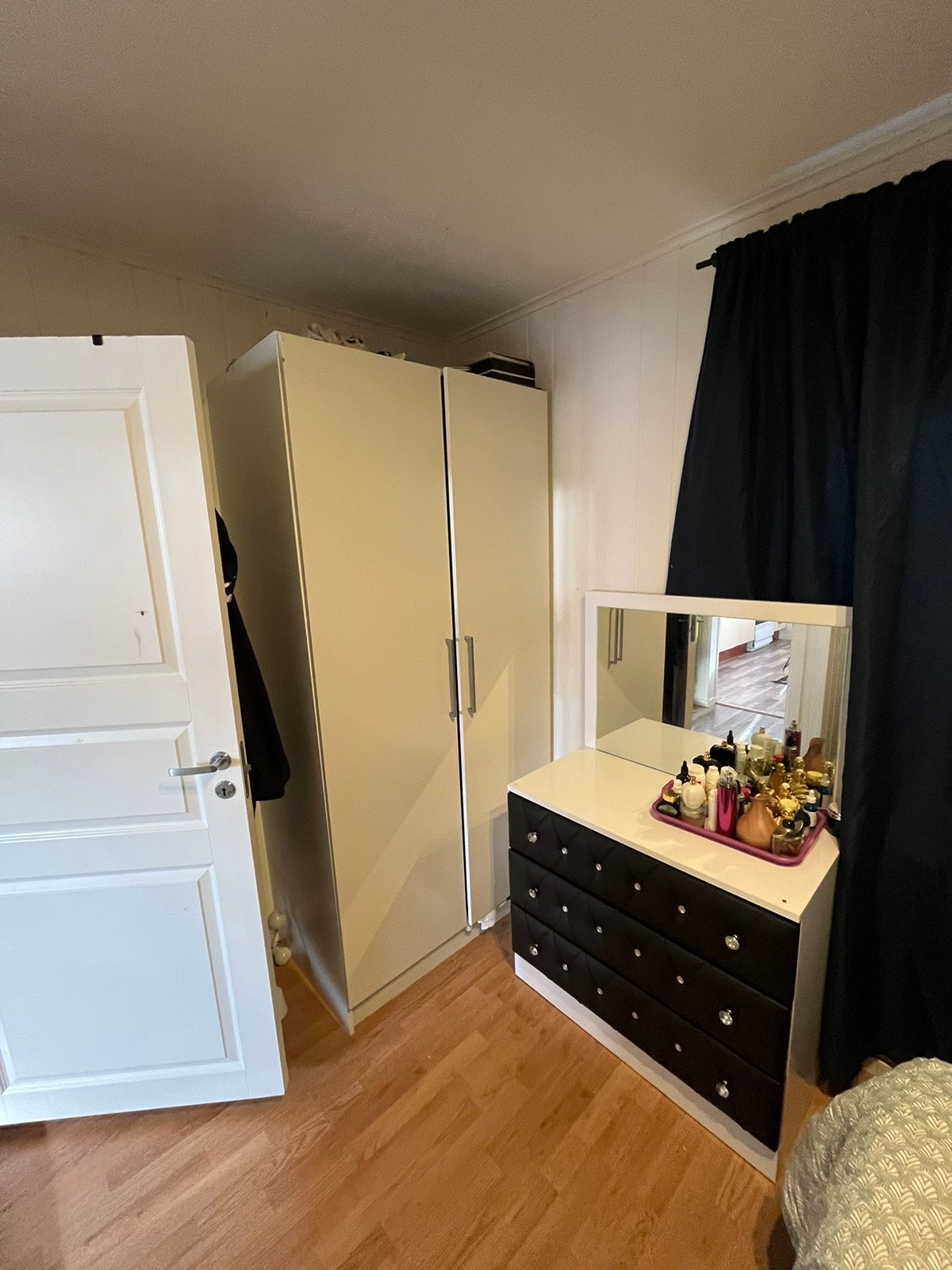 Skap til soverom nr 2 Galleribilde