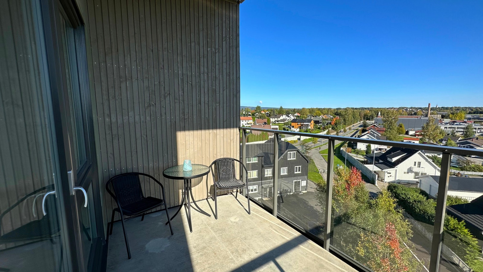 Balkongen er 7.7m2 Galleribilde