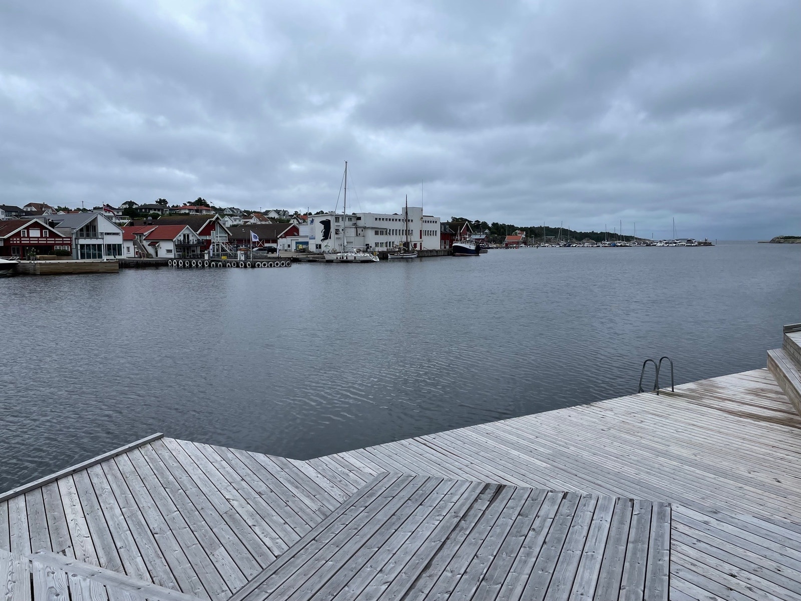 Flott utsyn mot Engelsviken Brygge Galleribilde