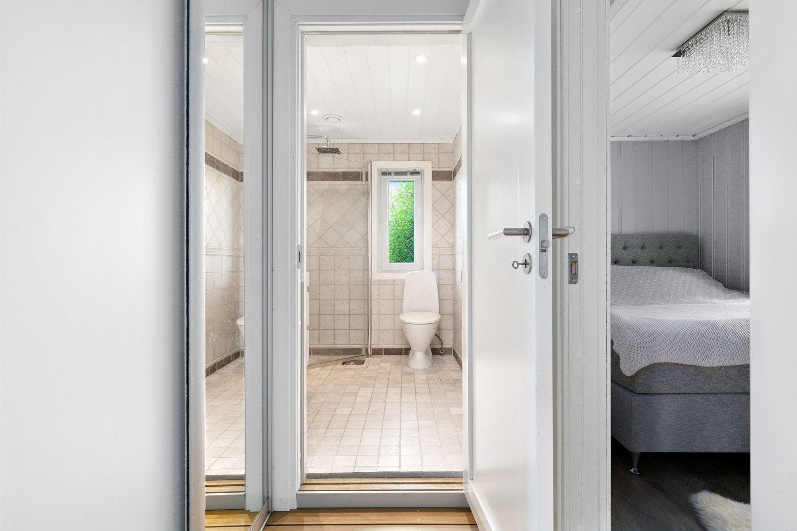 Badet oppe Galleribilde