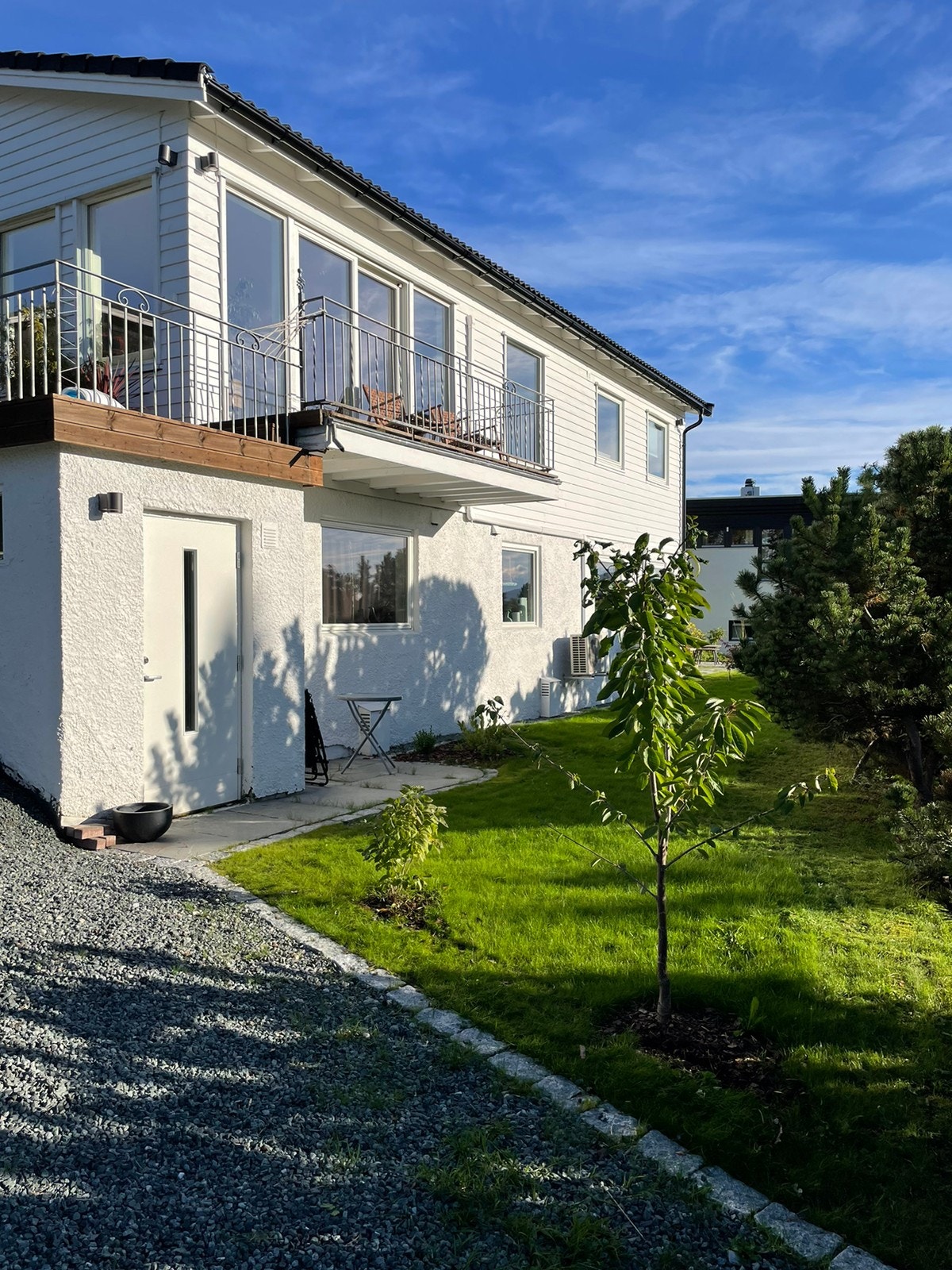 Egen inngang og lite uteområde Galleribilde