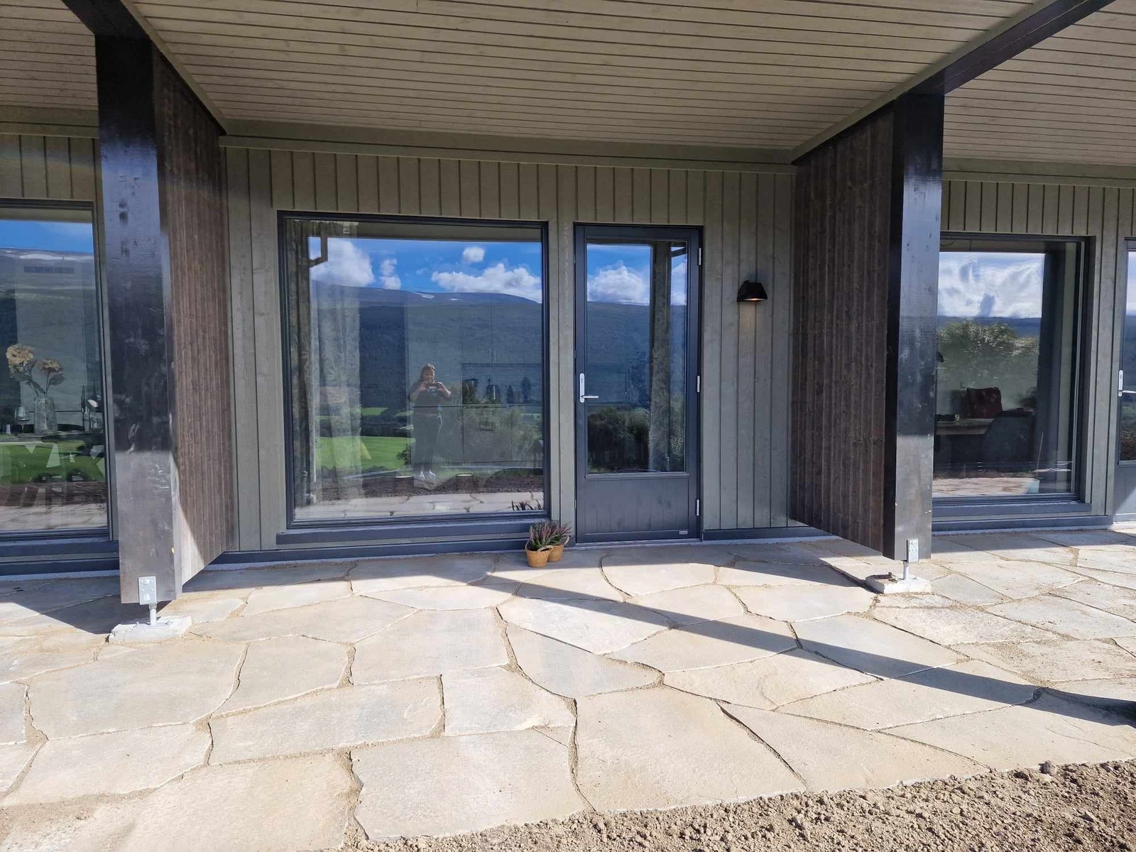 Terrasse ( leilighet 43m2) dvs bilde viser en mindre terrasse. Galleribilde