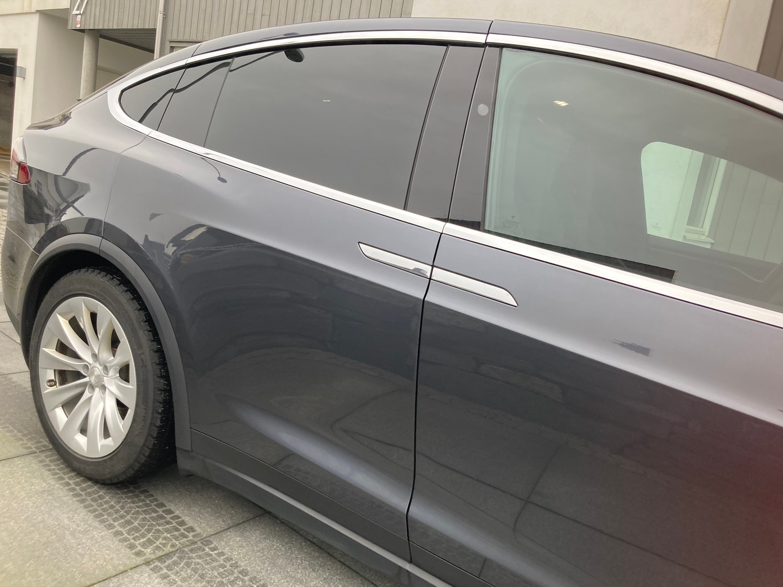 Tesla Model X 5