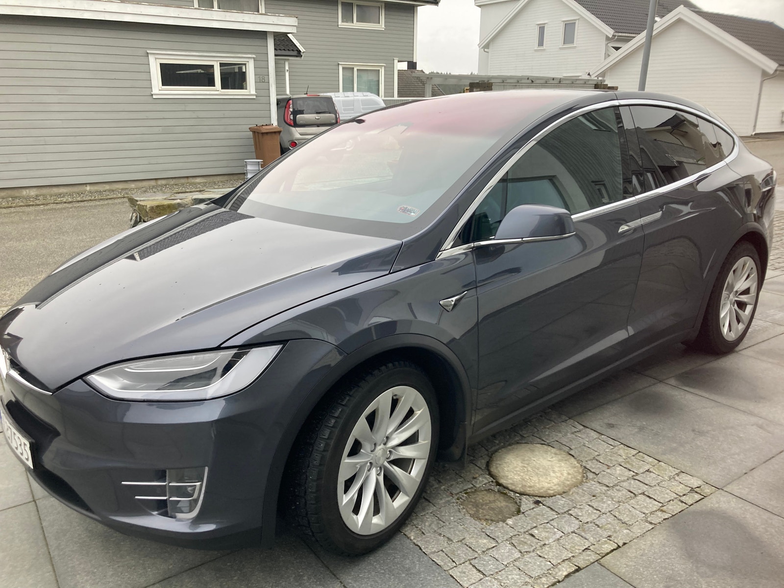Tesla Model X 16