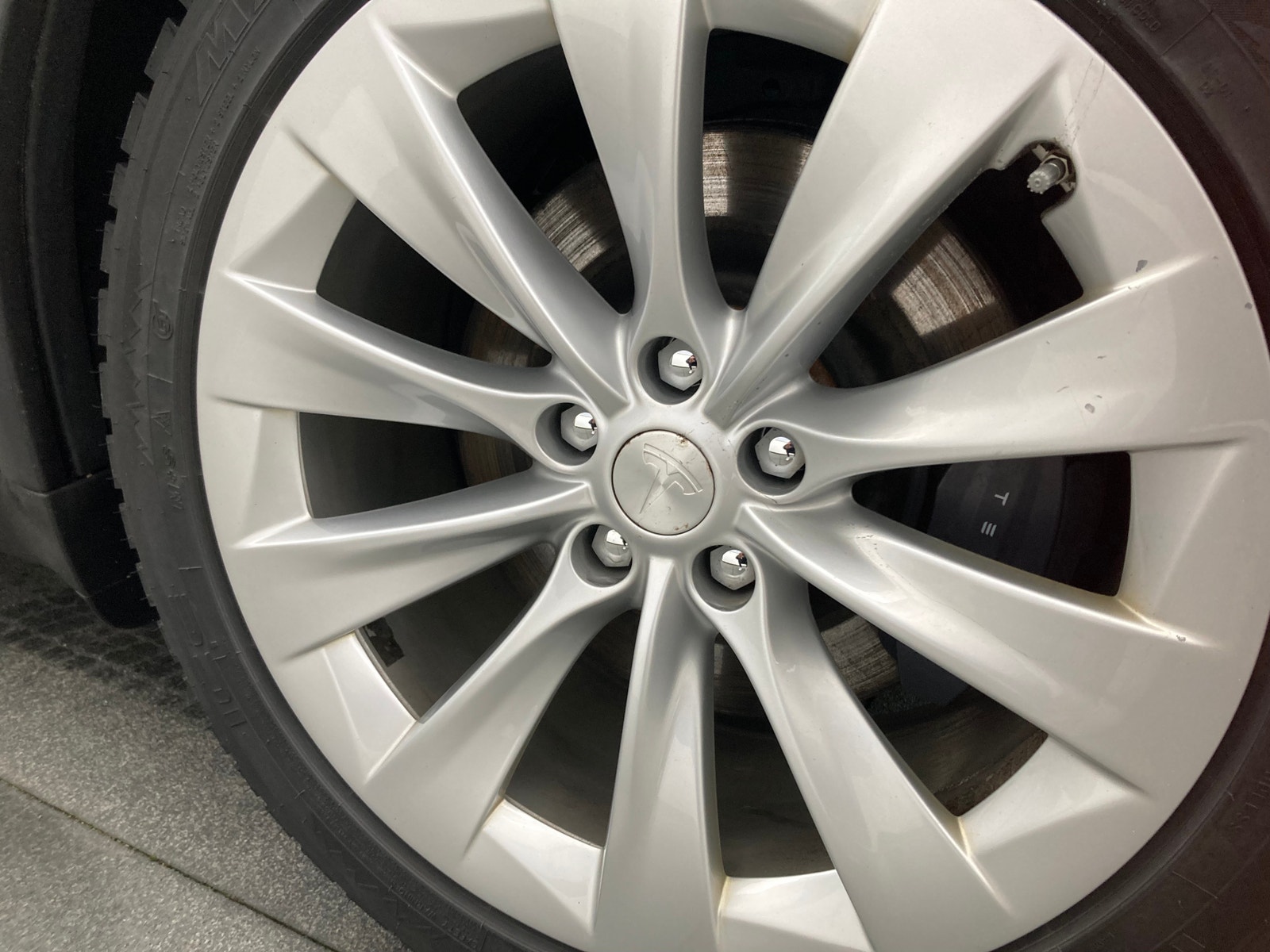 Tesla Model X 12