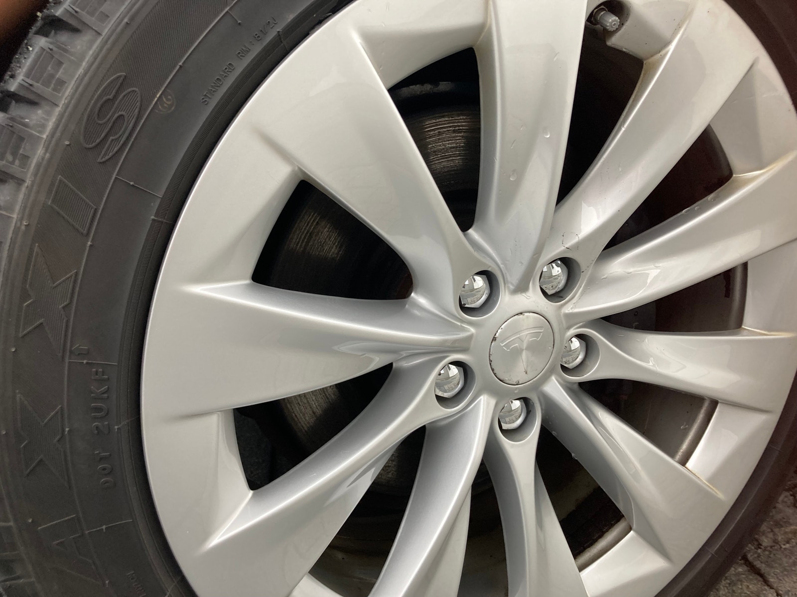 Tesla Model X 14