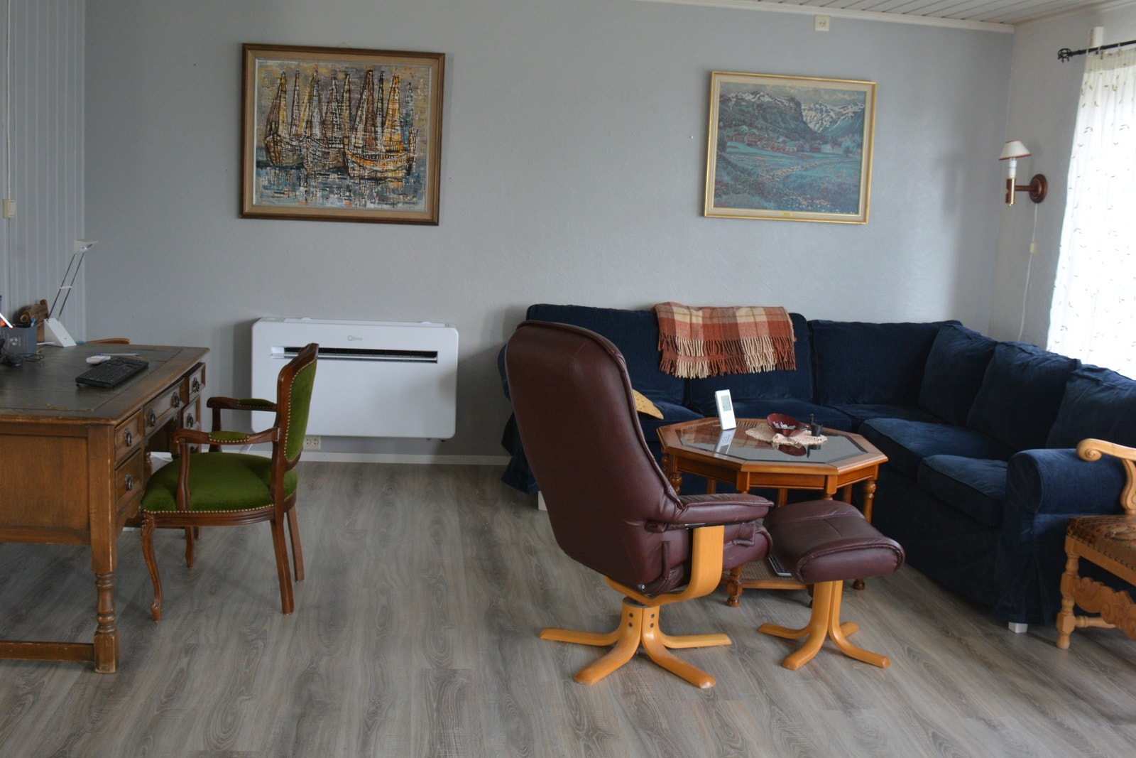 Stua -mot ost med Air condtition. Galleribilde